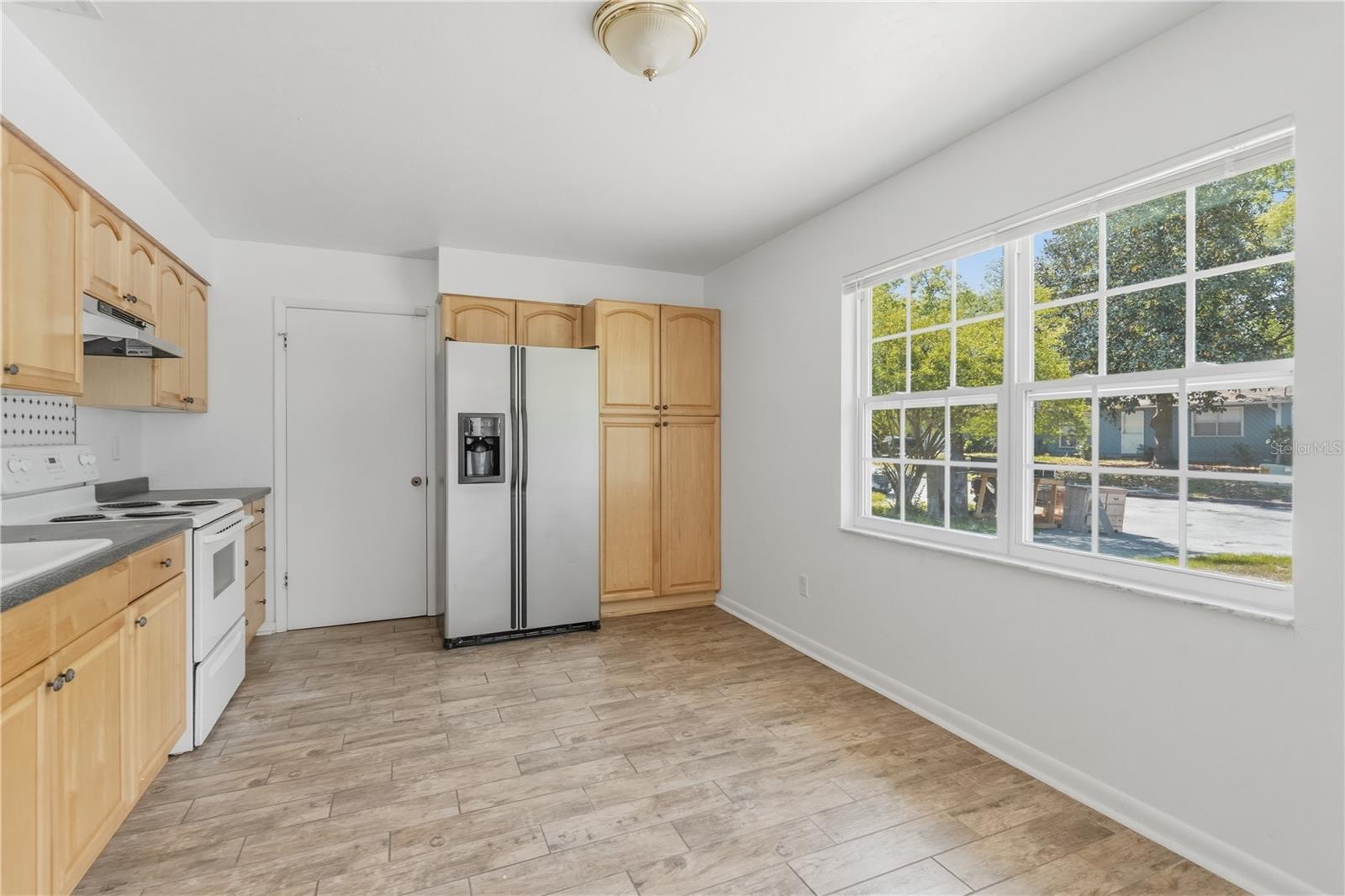 Image 3 of 15 For 5404 26 Place