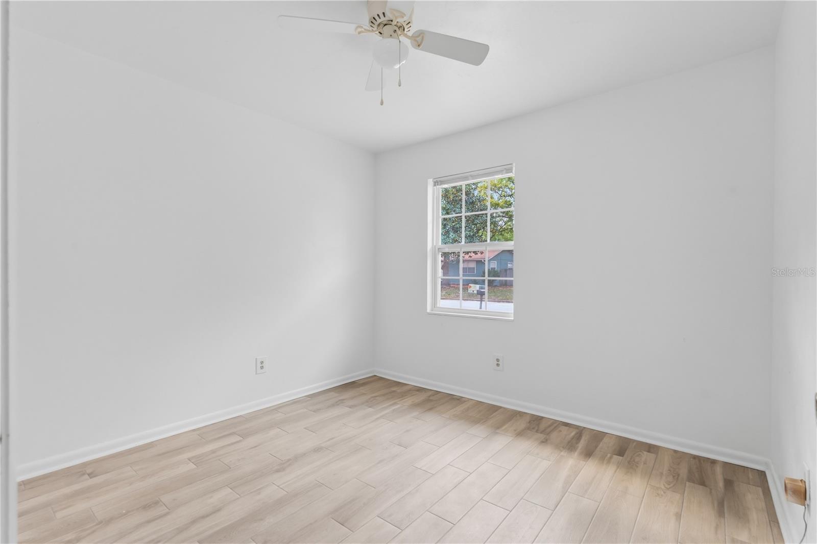 Image 9 of 15 For 5404 26 Place