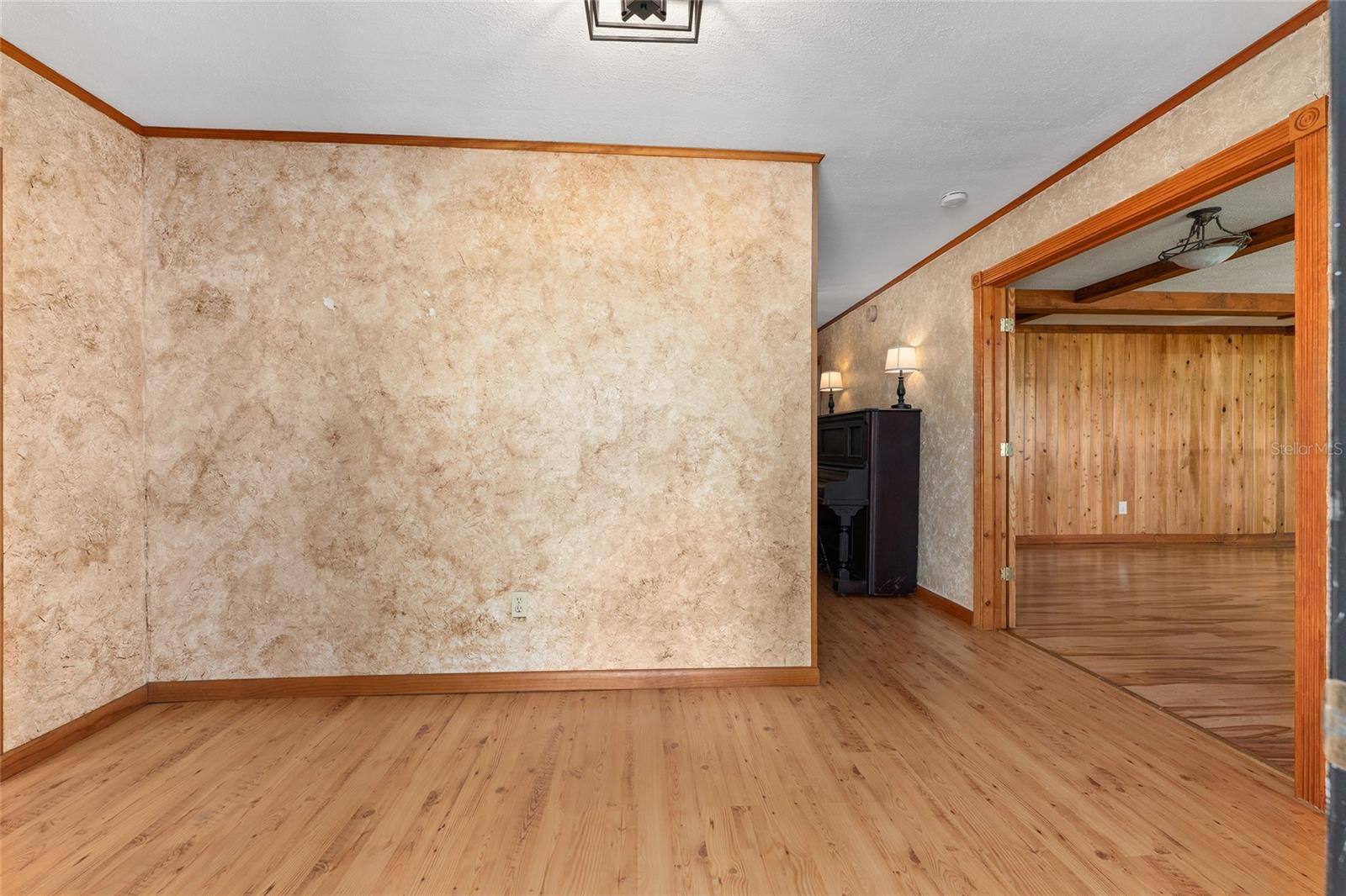 Image 14 of 90 For 161 Dylan Way