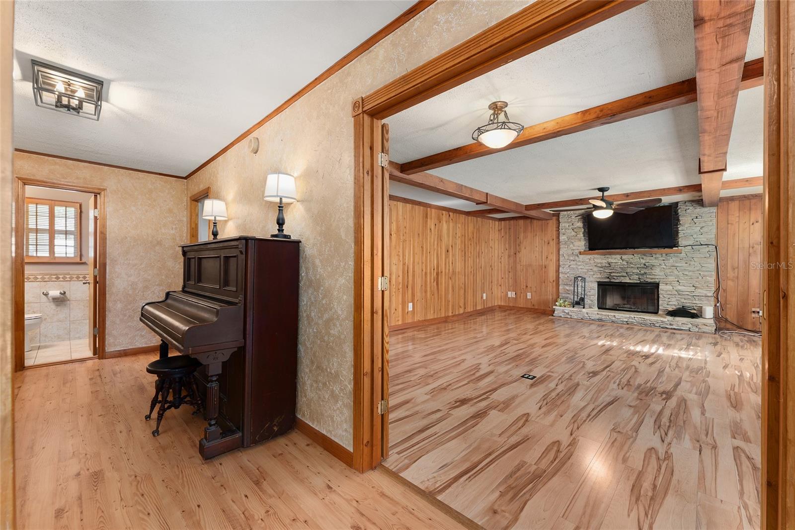 Image 17 of 90 For 161 Dylan Way