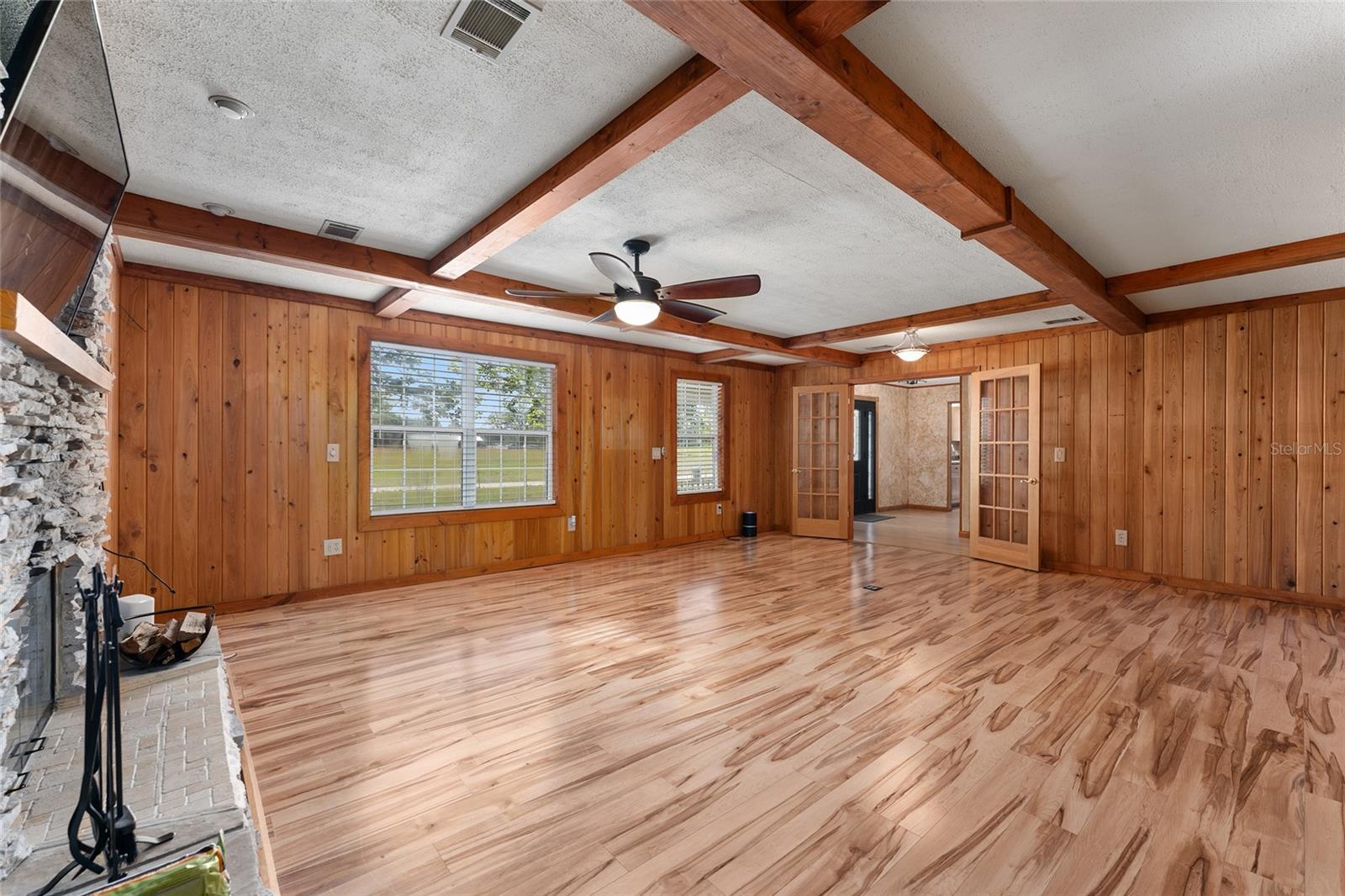 Image 20 of 90 For 161 Dylan Way