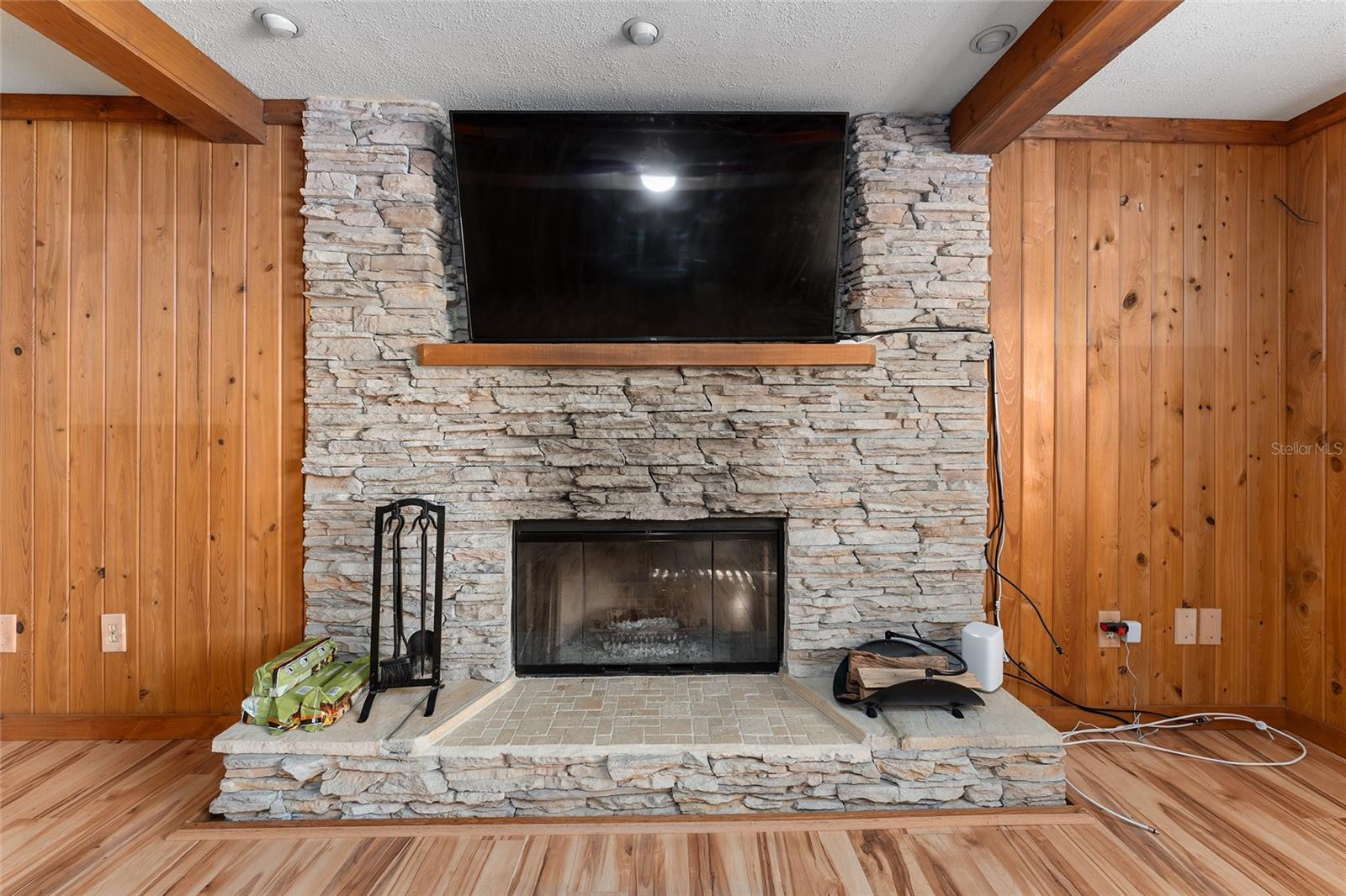 Image 22 of 90 For 161 Dylan Way