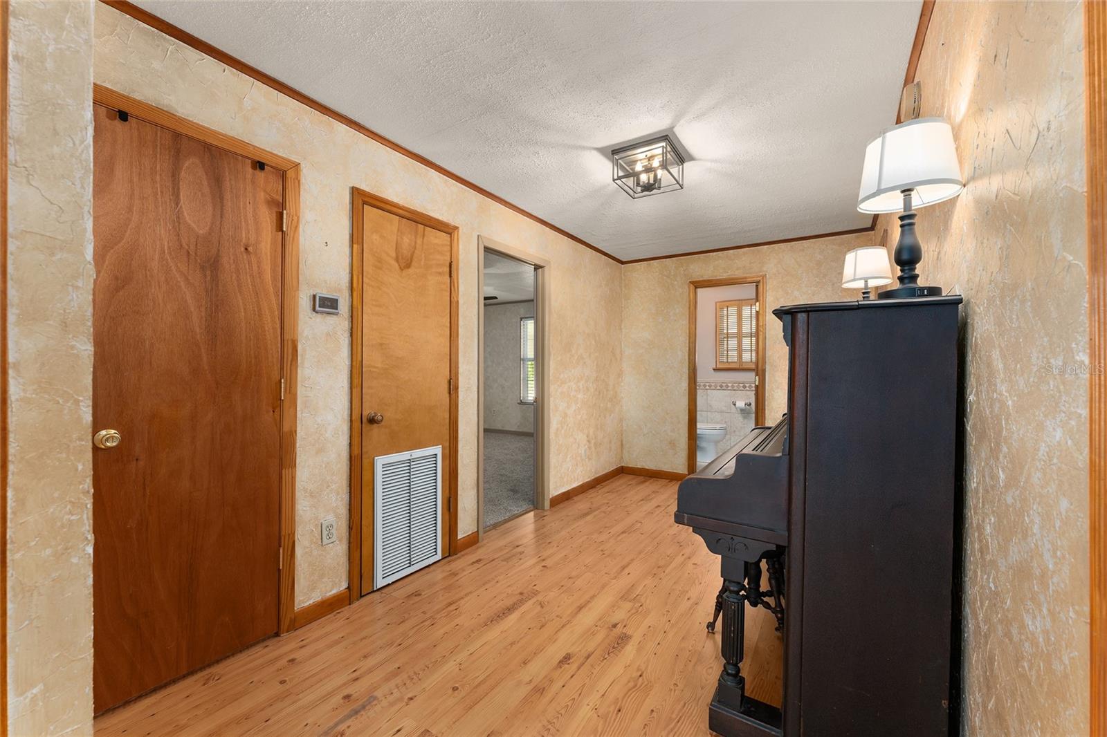 Image 23 of 90 For 161 Dylan Way