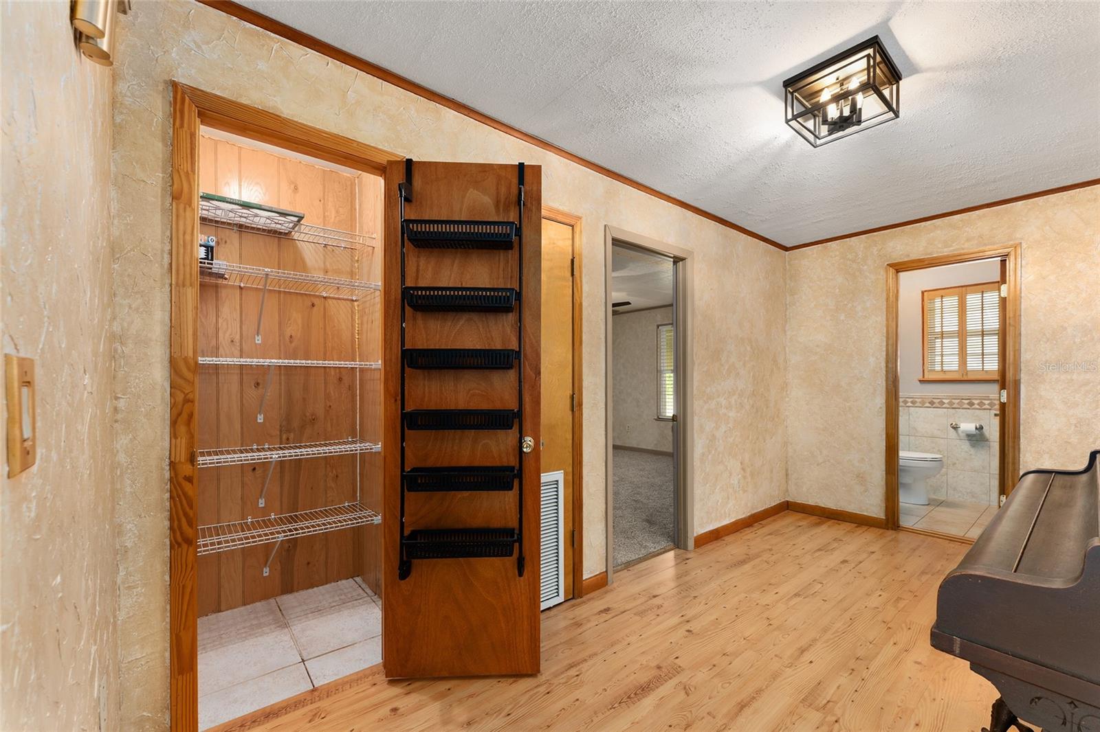 Image 24 of 90 For 161 Dylan Way