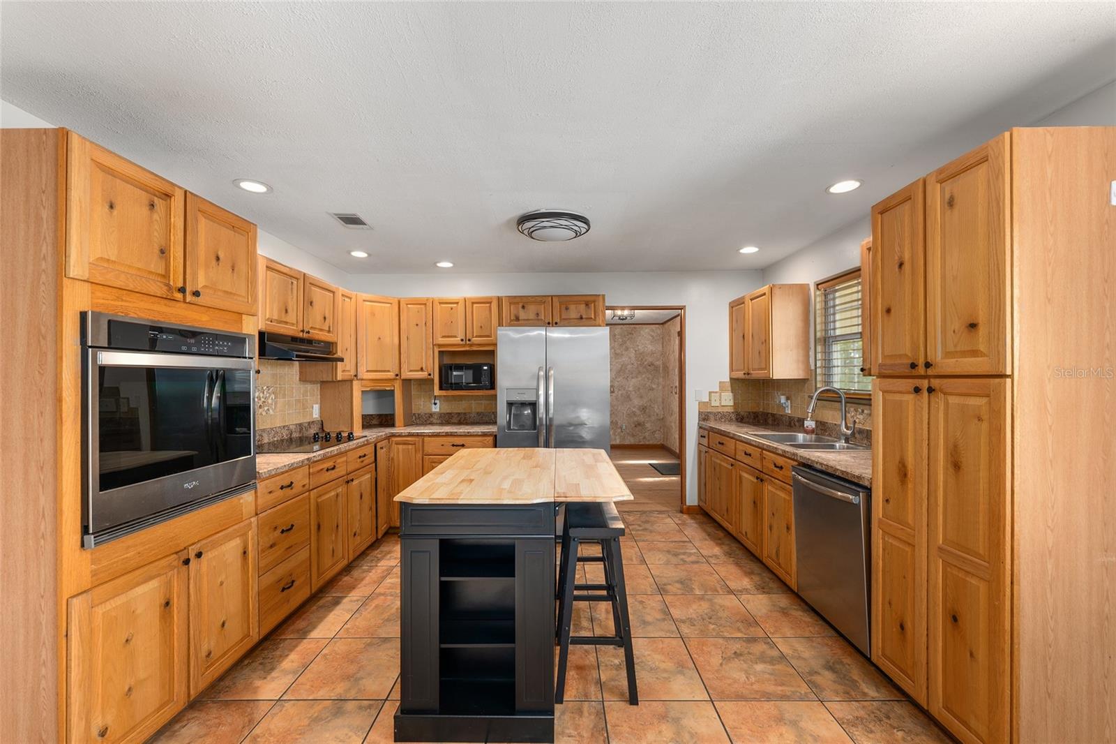 Image 32 of 90 For 161 Dylan Way