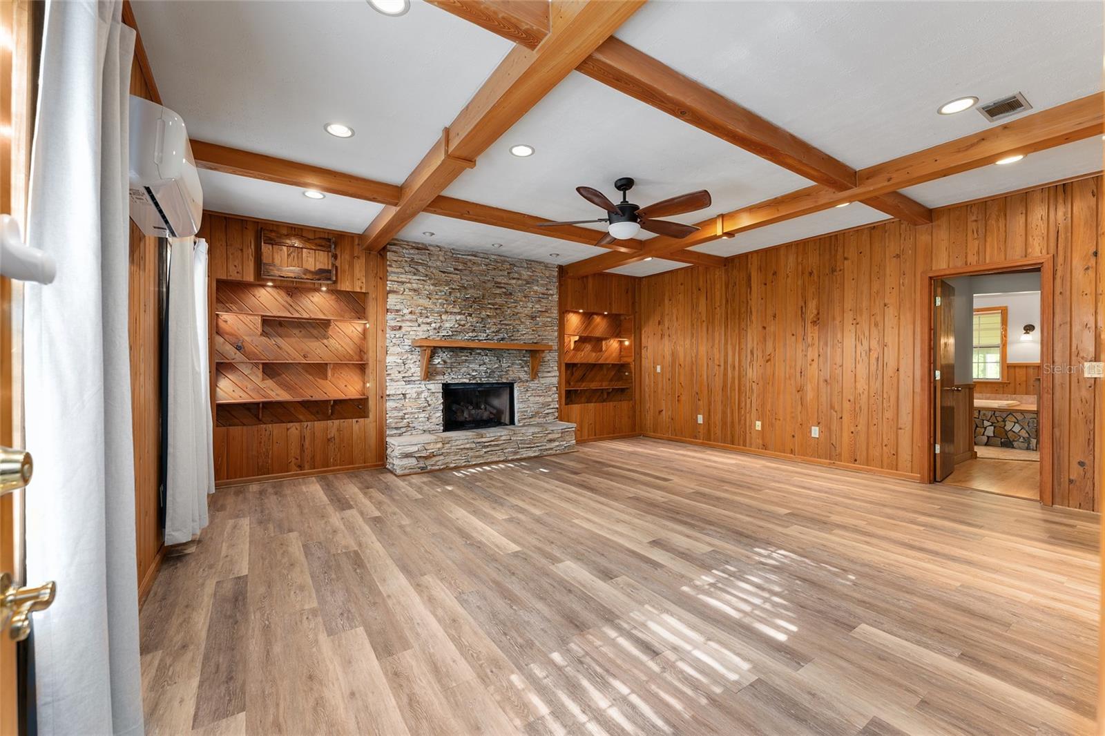 Image 36 of 90 For 161 Dylan Way