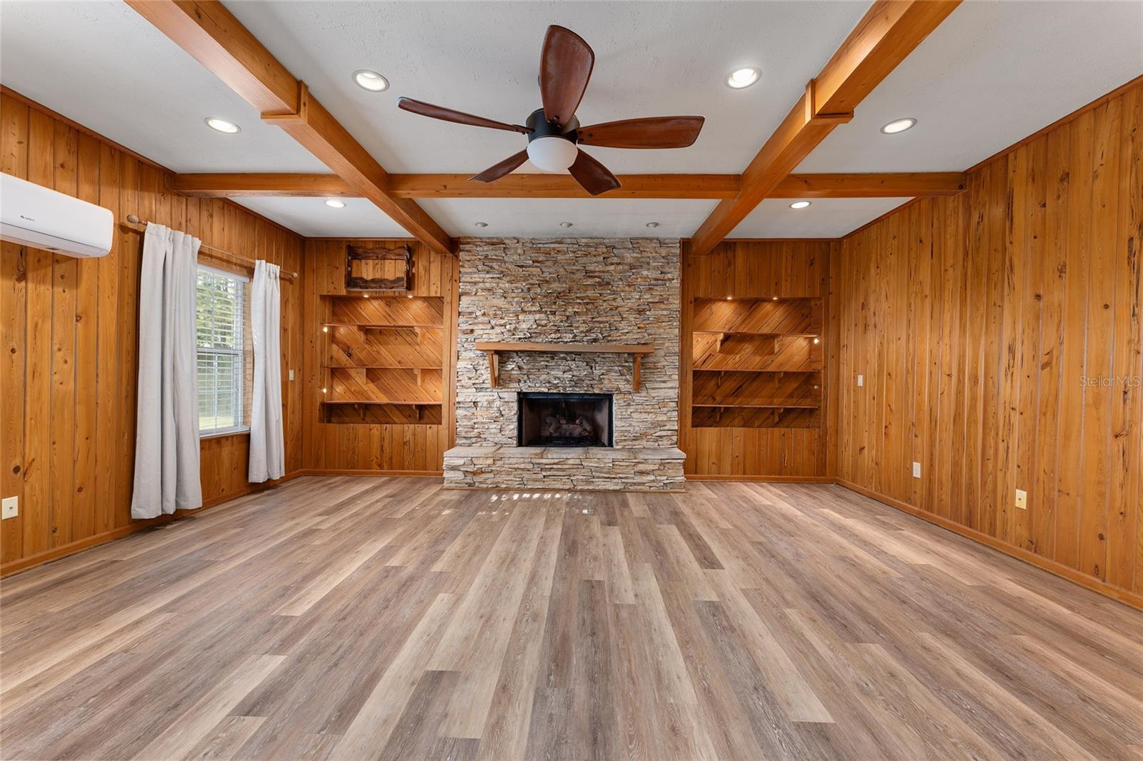 Image 37 of 90 For 161 Dylan Way