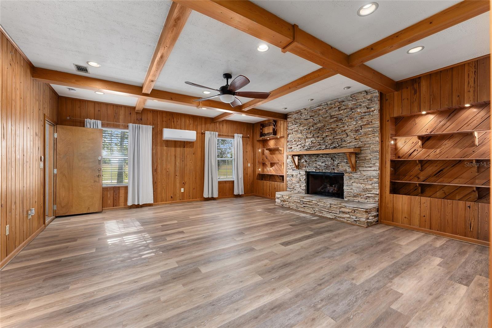 Image 39 of 90 For 161 Dylan Way