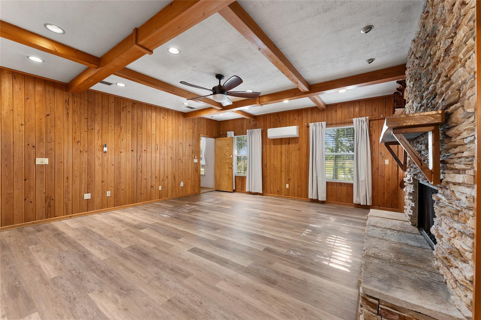 Image 40 of 90 For 161 Dylan Way