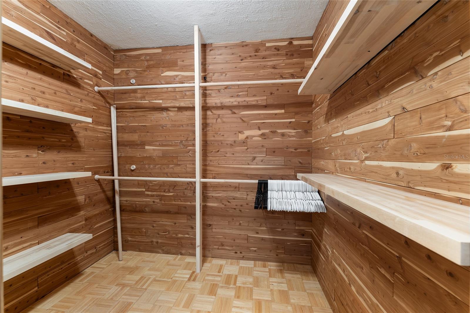 Image 43 of 90 For 161 Dylan Way