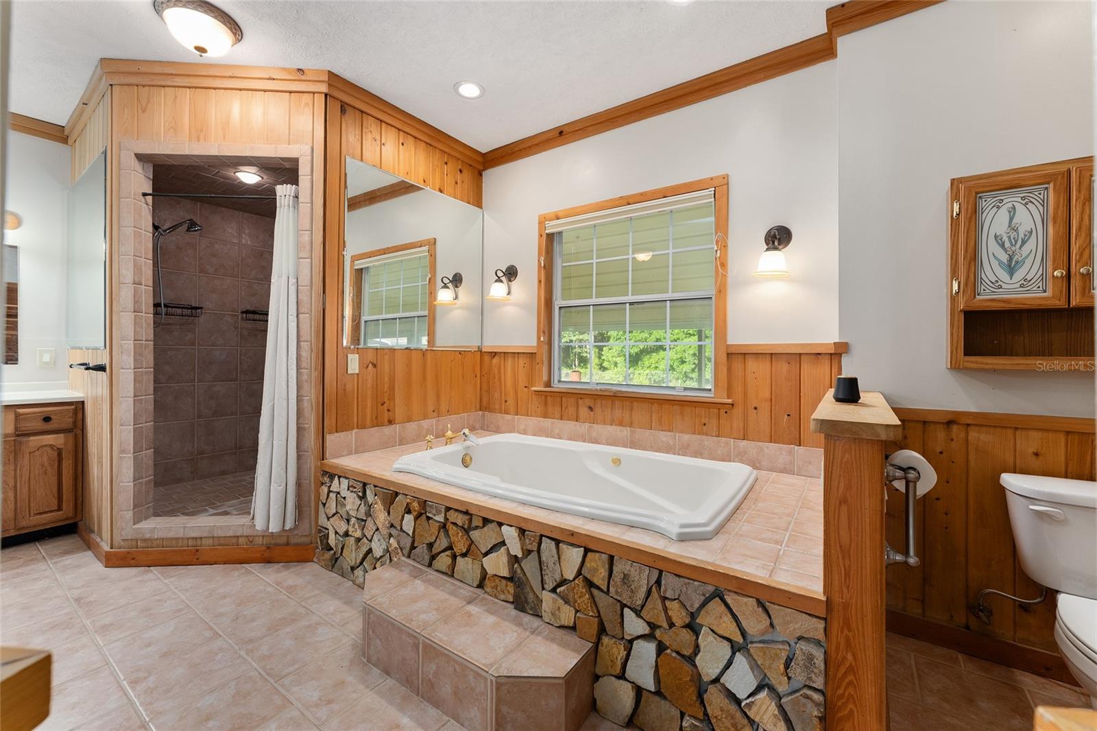 Image 44 of 90 For 161 Dylan Way