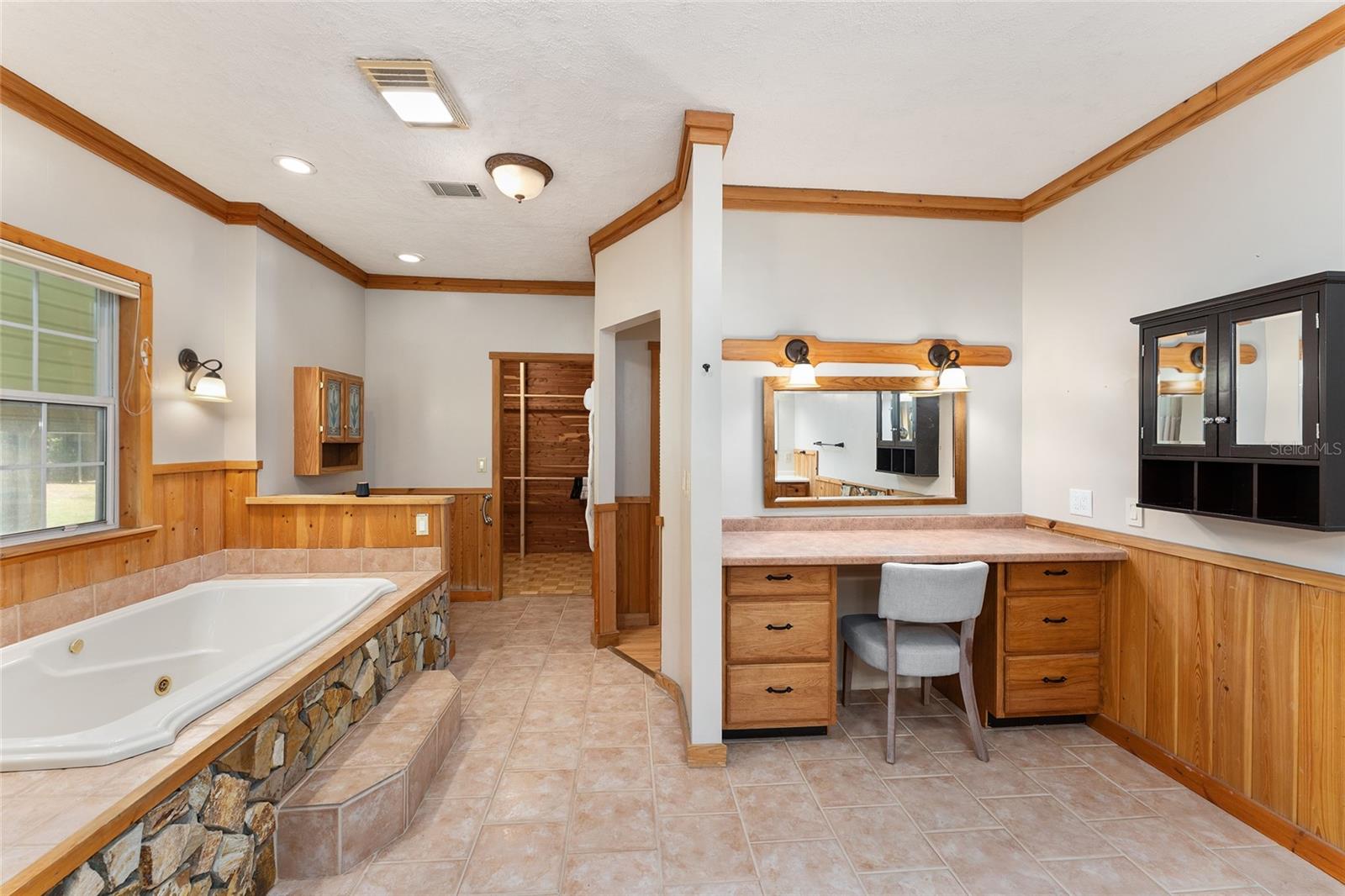 Image 47 of 90 For 161 Dylan Way