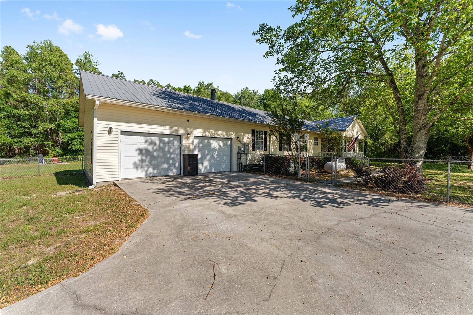 Image 7 of 90 For 161 Dylan Way