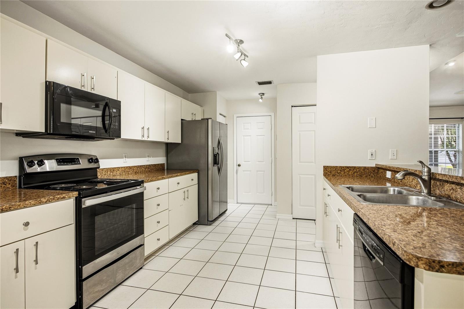 Image 21 of 42 For 4511 35th Street