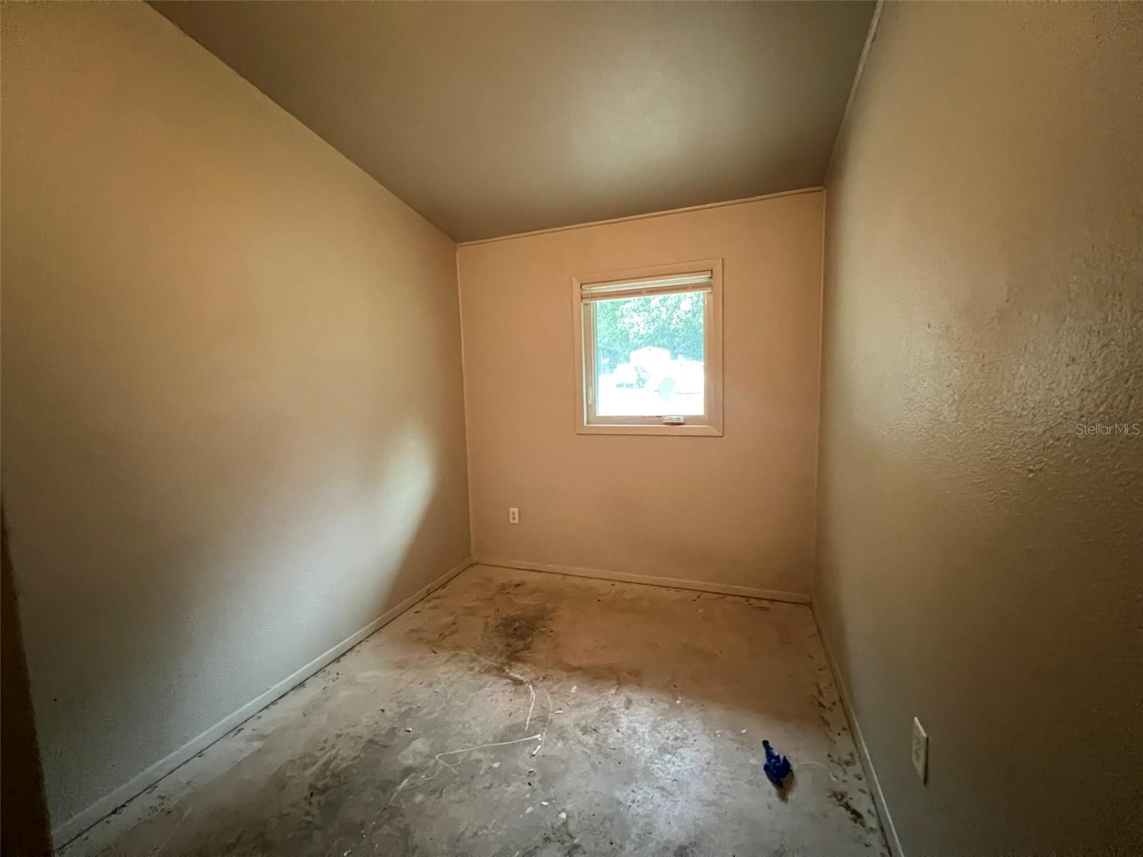 Image 5 of 9 For 13711 158th Place