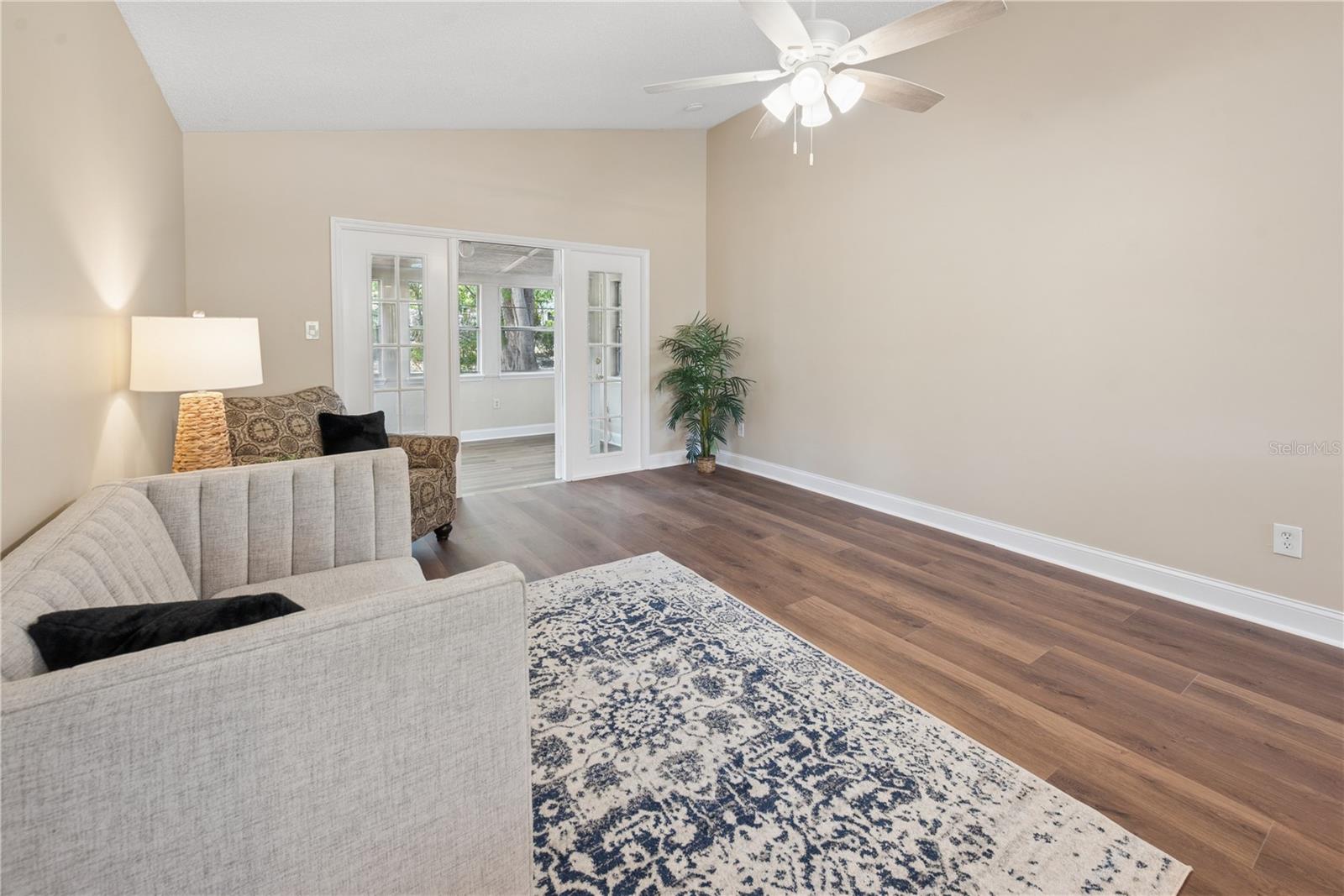 Image 12 of 41 For 950 Lawrence Boulevard