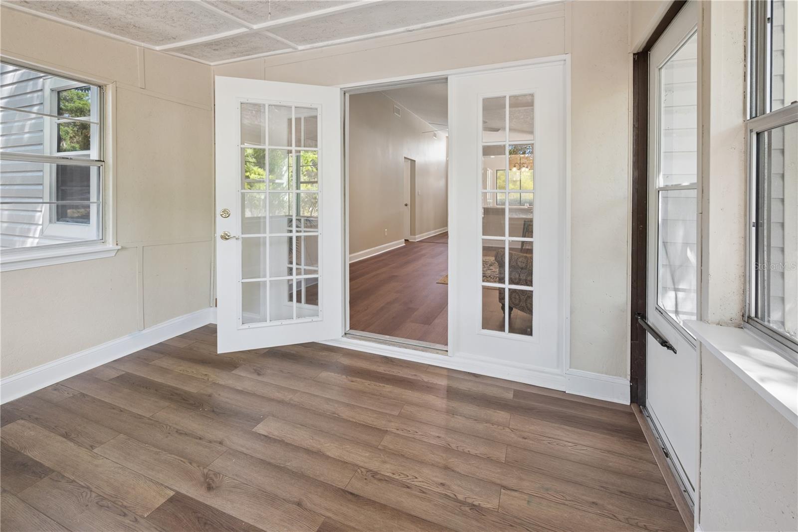 Image 14 of 41 For 950 Lawrence Boulevard