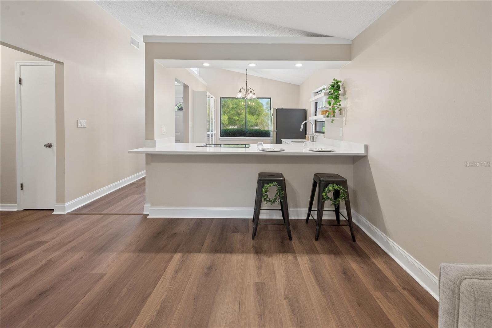 Image 15 of 41 For 950 Lawrence Boulevard