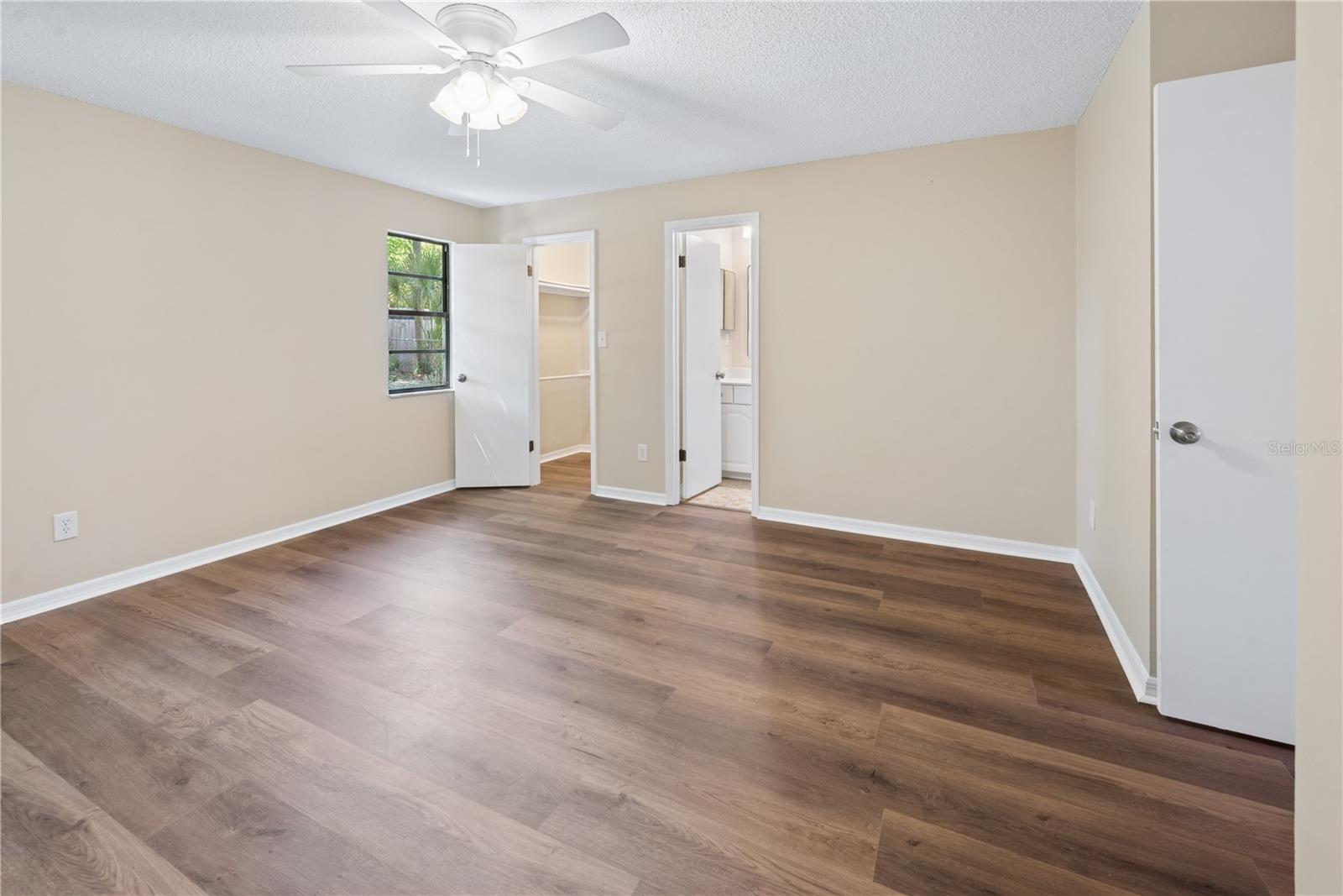 Image 18 of 41 For 950 Lawrence Boulevard