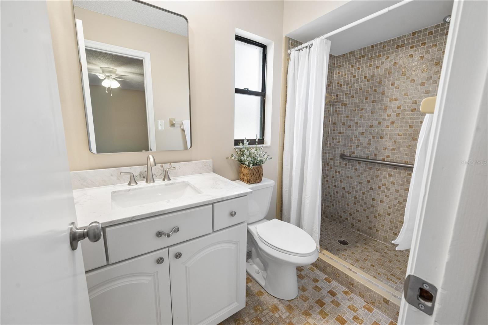 Image 21 of 41 For 950 Lawrence Boulevard