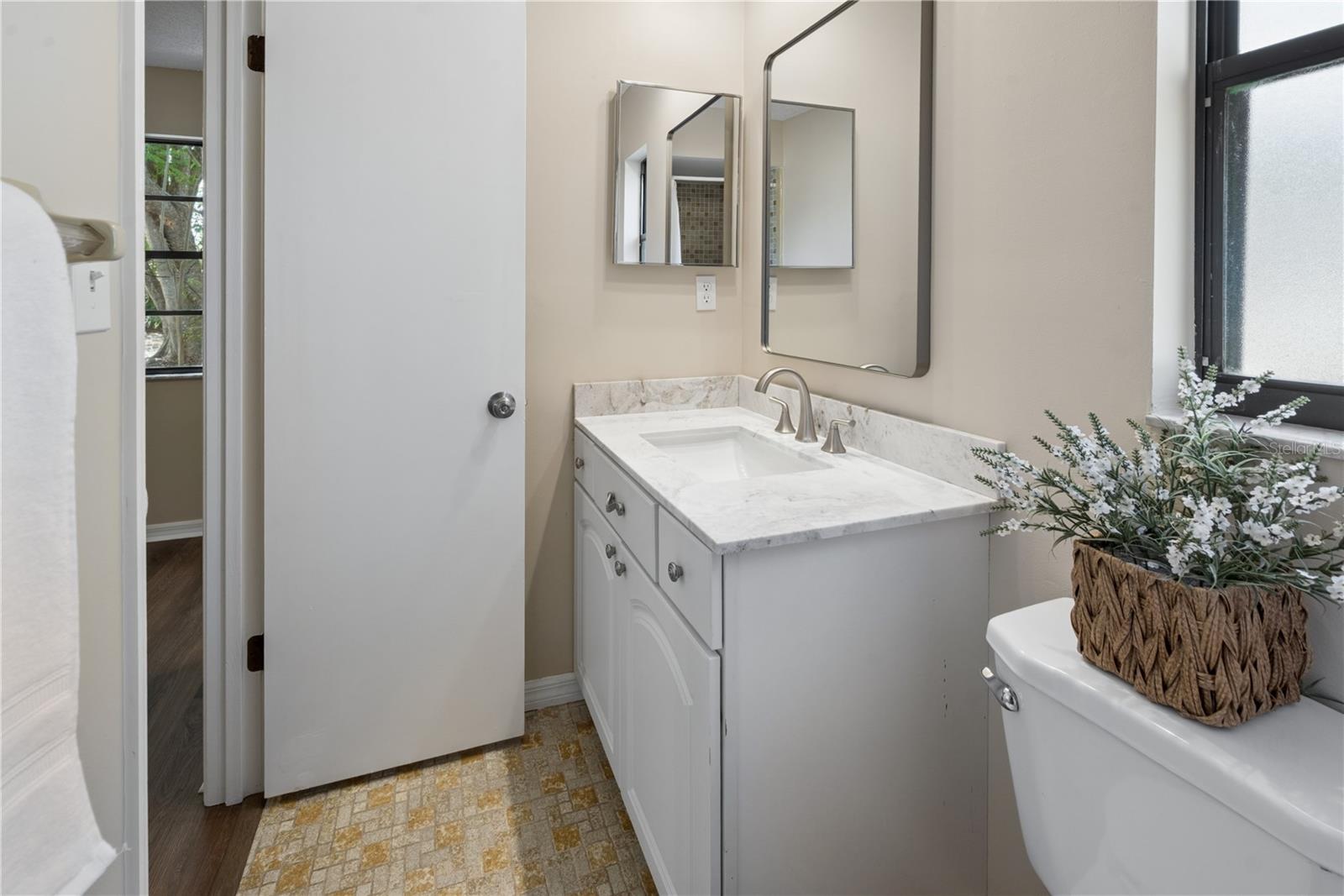 Image 23 of 41 For 950 Lawrence Boulevard