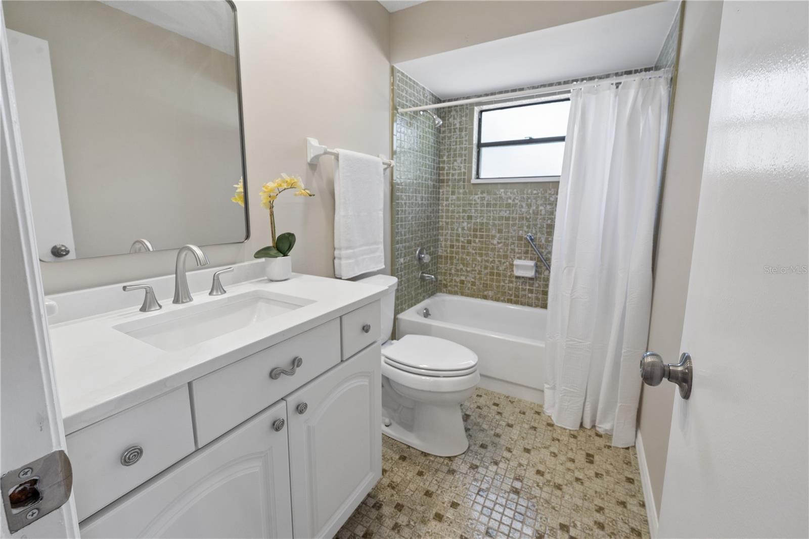 Image 27 of 41 For 950 Lawrence Boulevard