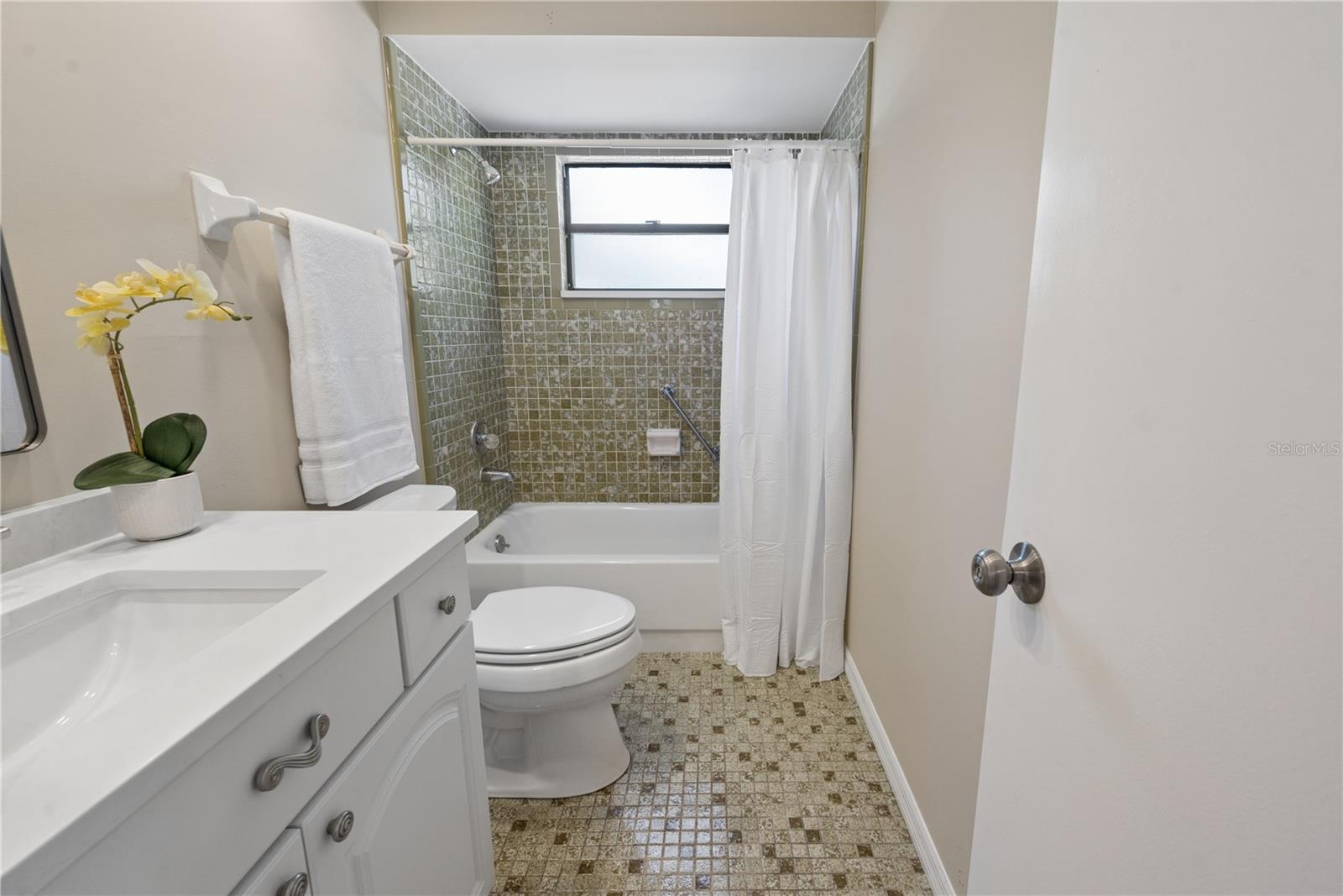 Image 28 of 41 For 950 Lawrence Boulevard