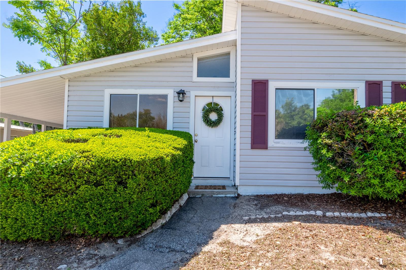 Image 3 of 41 For 950 Lawrence Boulevard