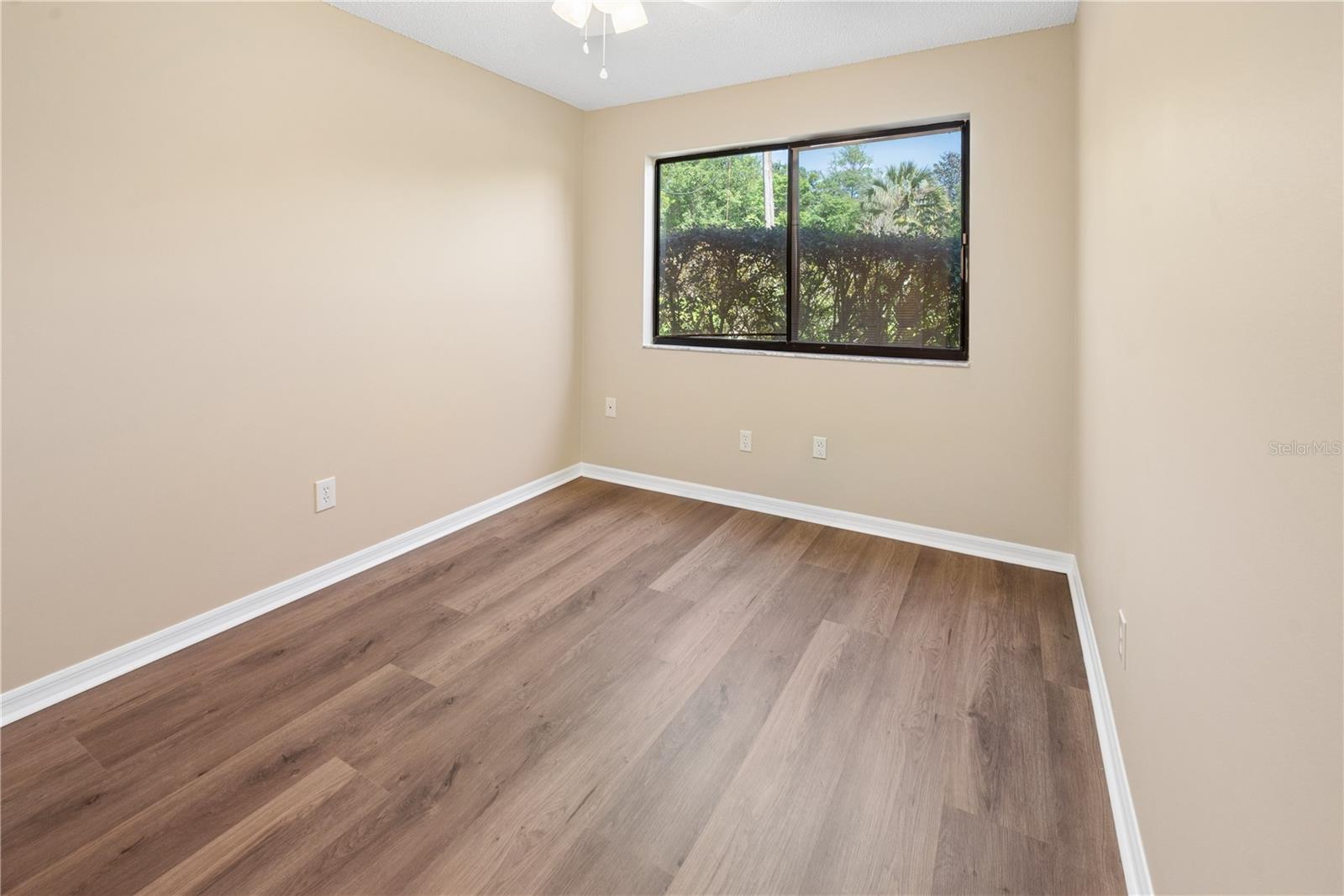 Image 30 of 41 For 950 Lawrence Boulevard