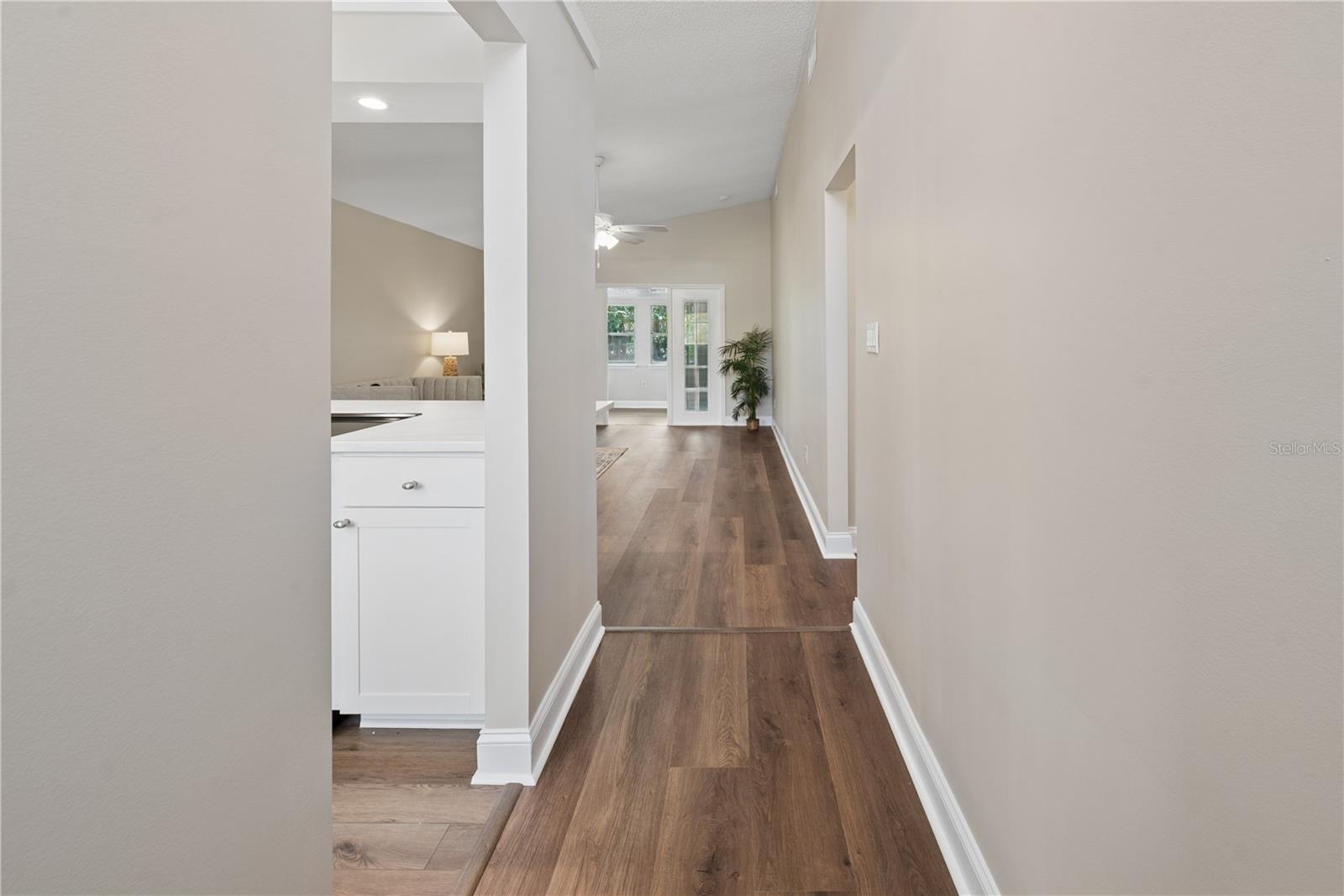 Image 4 of 41 For 950 Lawrence Boulevard