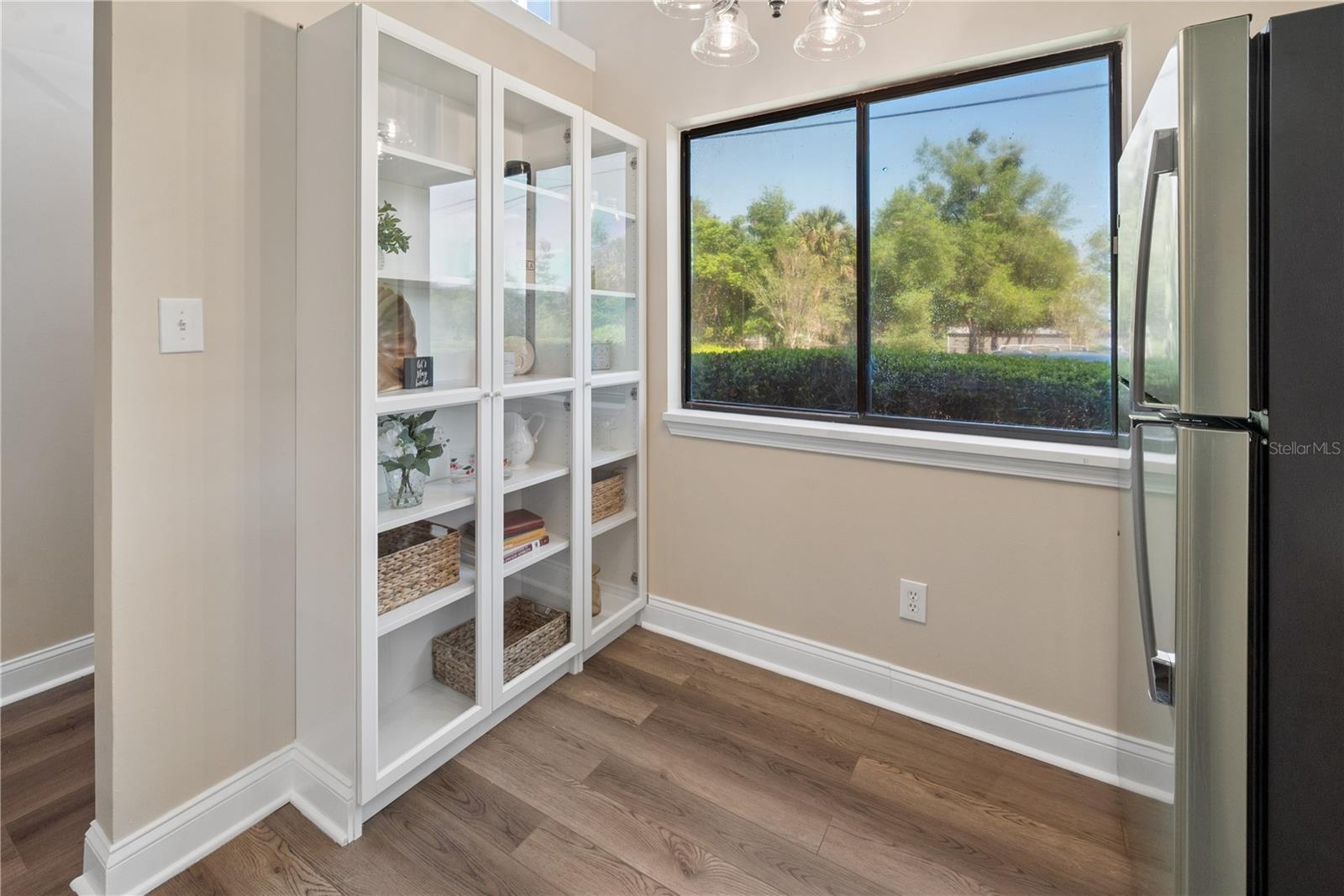 Image 8 of 41 For 950 Lawrence Boulevard