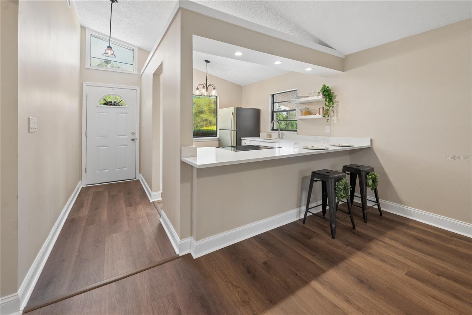 Image 9 of 41 For 950 Lawrence Boulevard