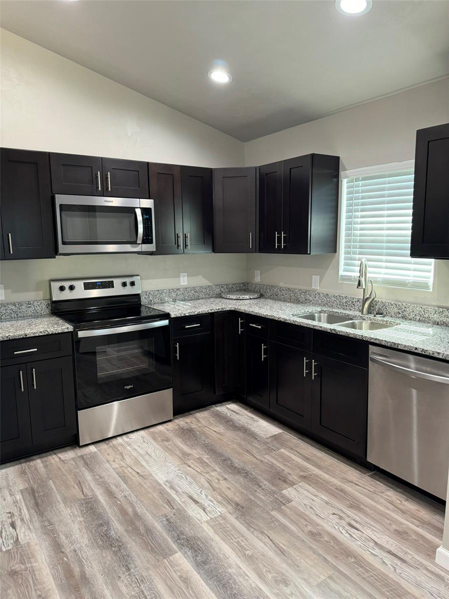 Image 3 of 9 For 18465 Douglass Street