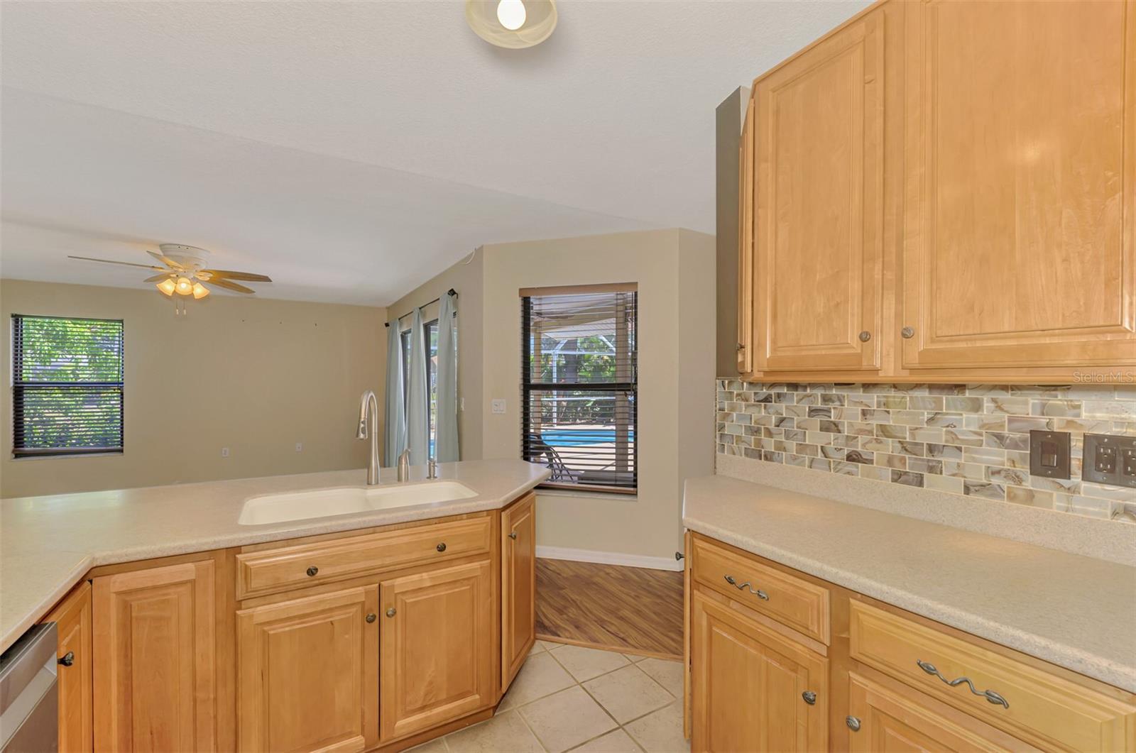 Image 19 of 46 For 7805 38th Court E