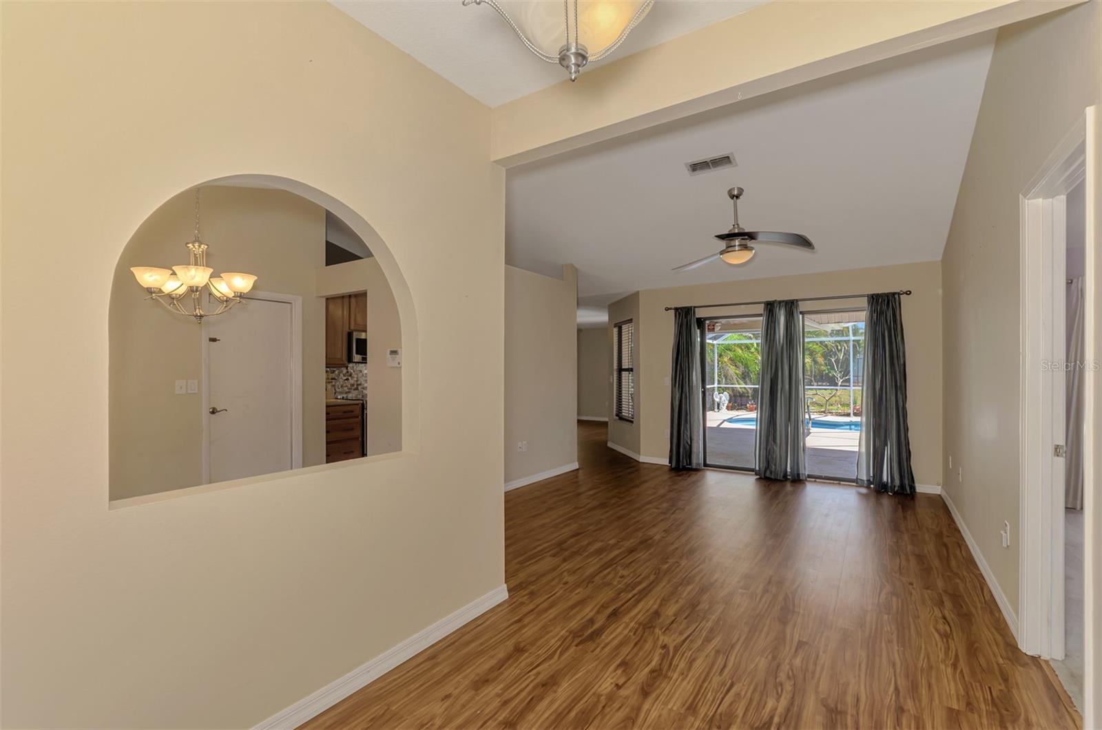 Image 5 of 46 For 7805 38th Court E