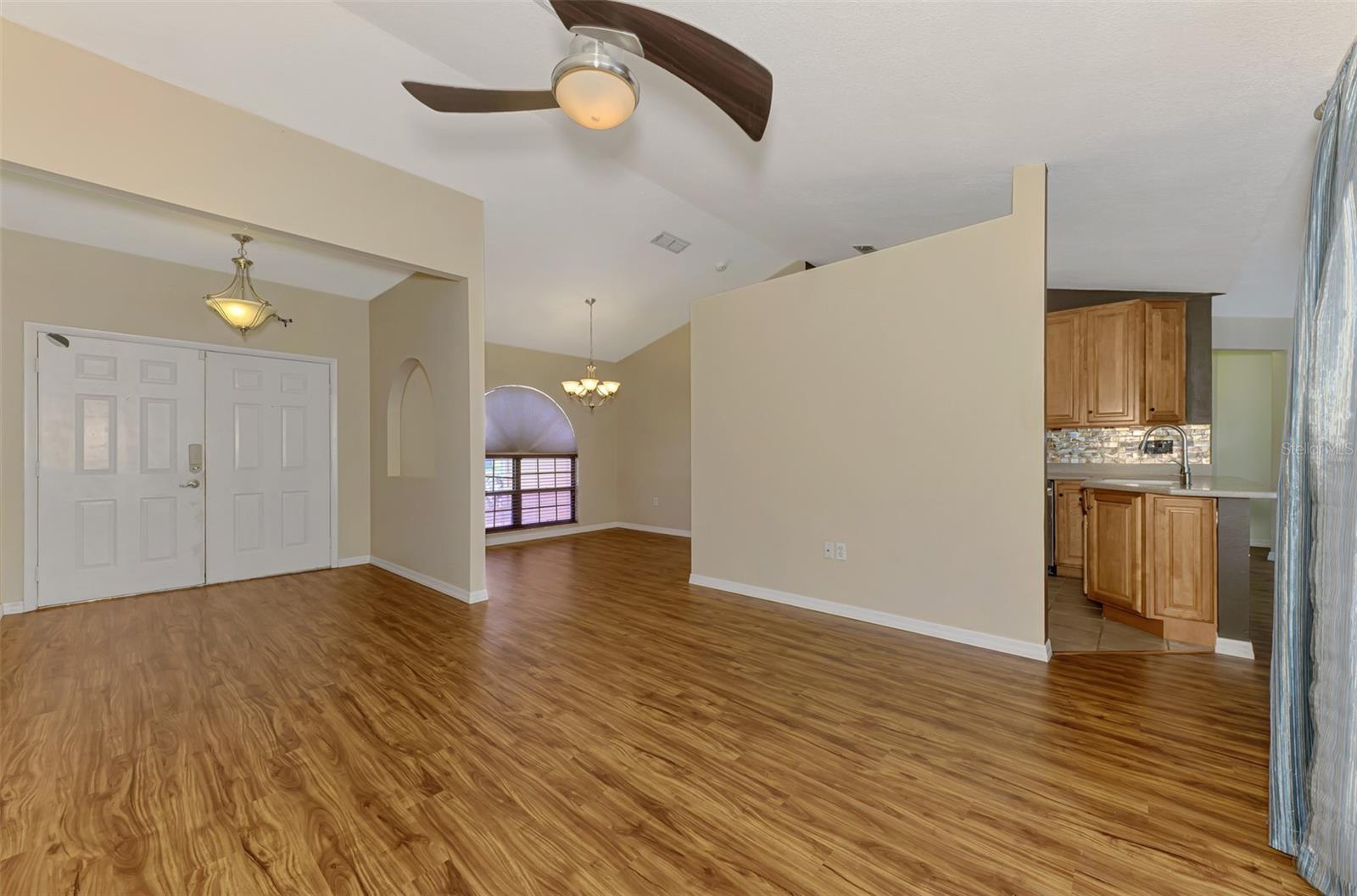 Image 8 of 46 For 7805 38th Court E