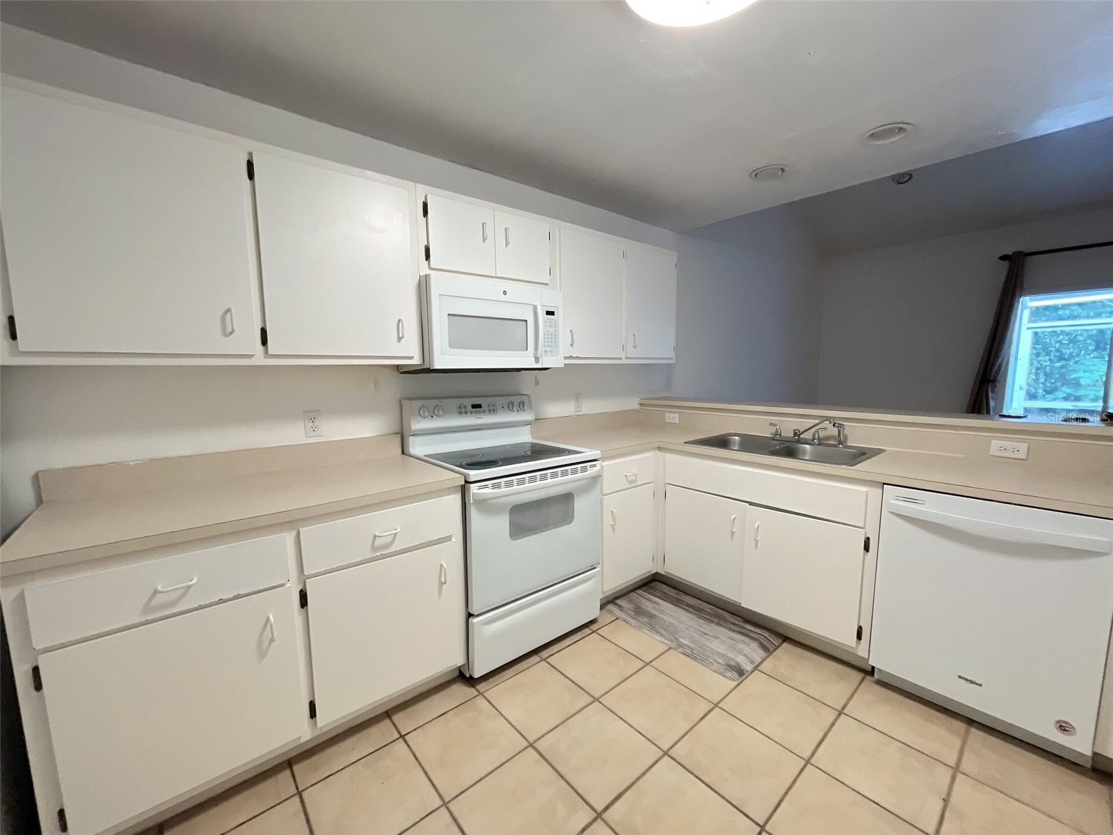 Image 4 of 21 For 4700 Archer Road D30