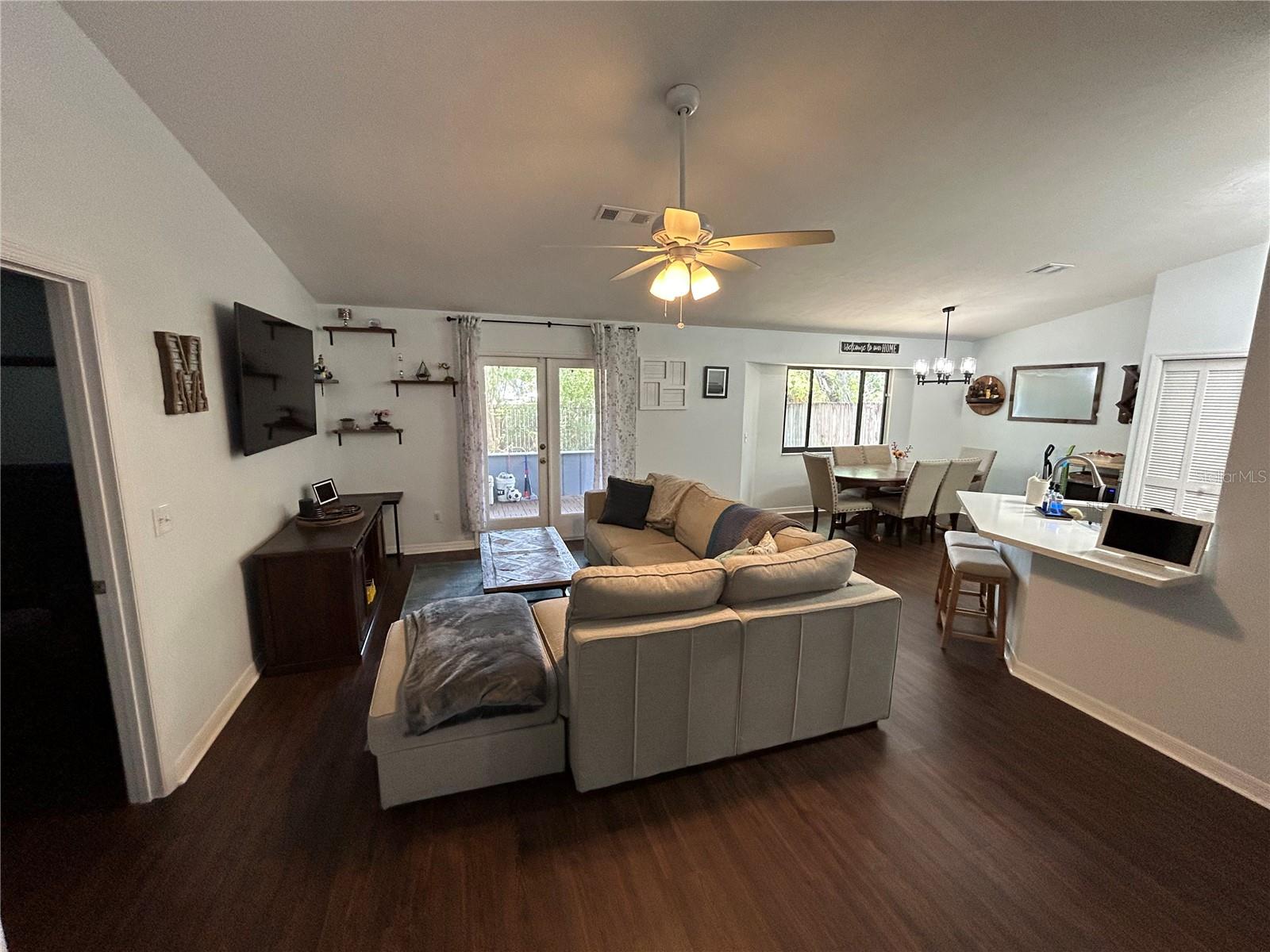 Image 4 of 17 For 6423 37th Terrace