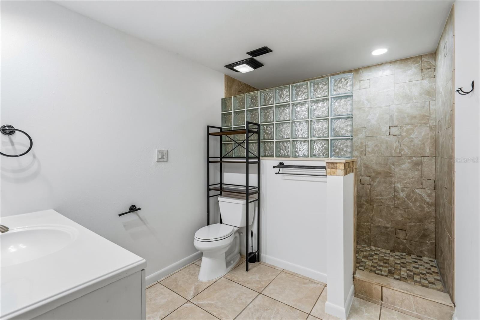 Image 31 of 51 For 1606 22nd Street