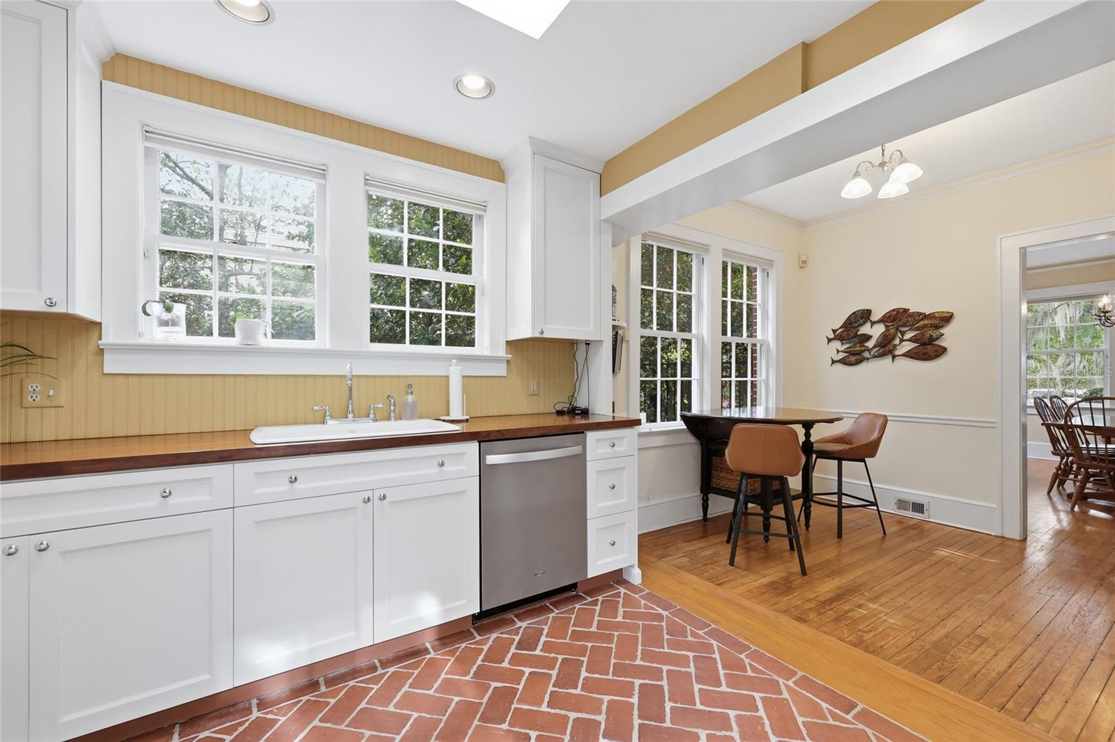 Image 12 of 35 For 2150 7th Lane