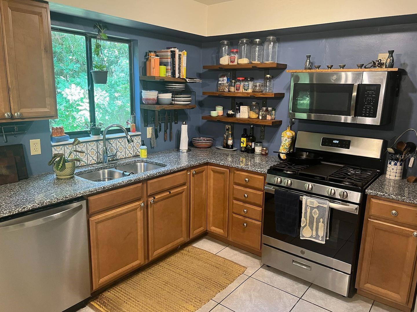 Image 3 of 16 For 3402 2nd Street