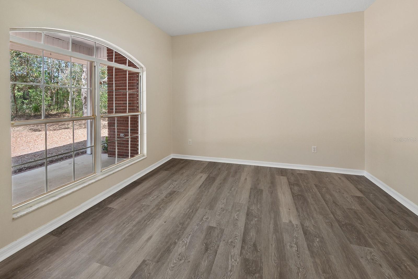 Image 5 of 40 For 6240 Payne Road