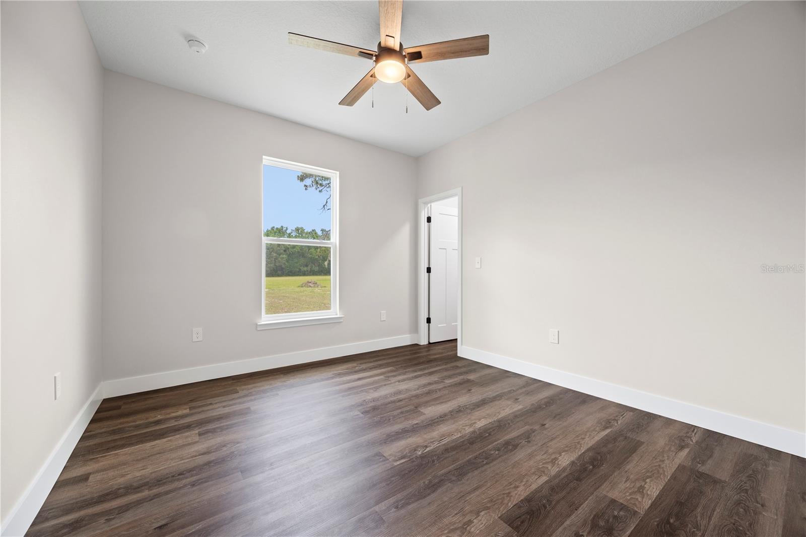 Image 27 of 47 For 151 Scott Place