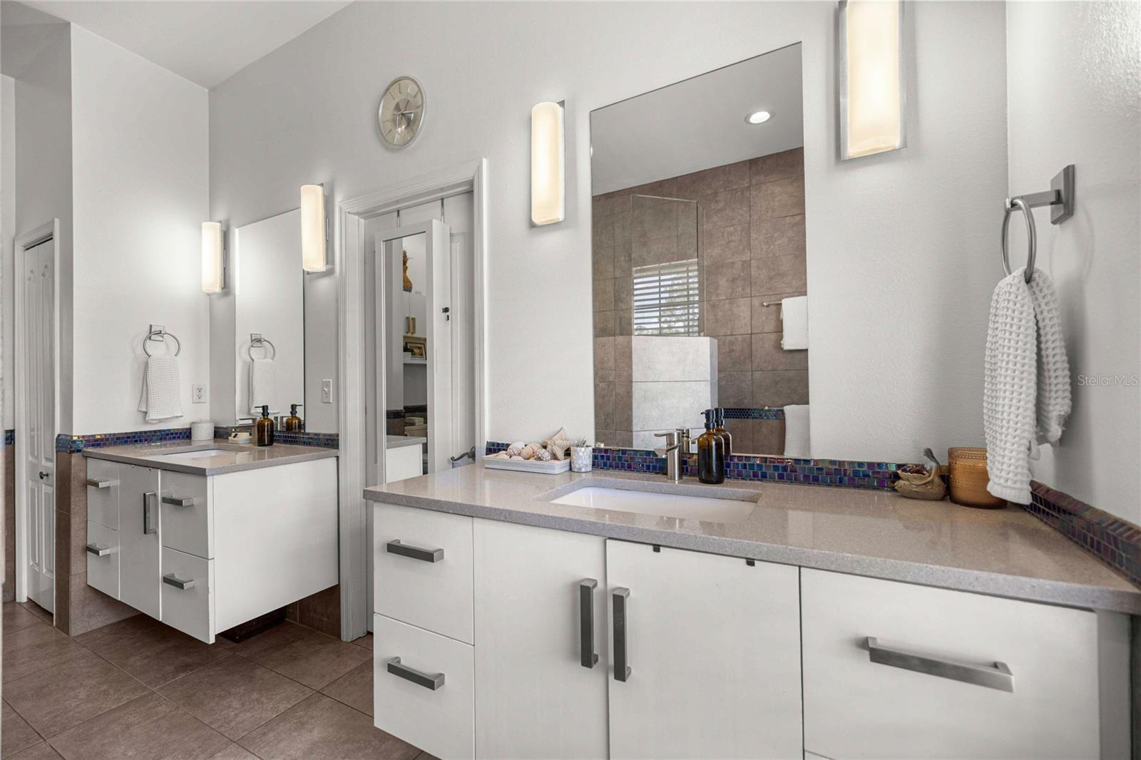 Image 21 of 44 For 25162 204th Place