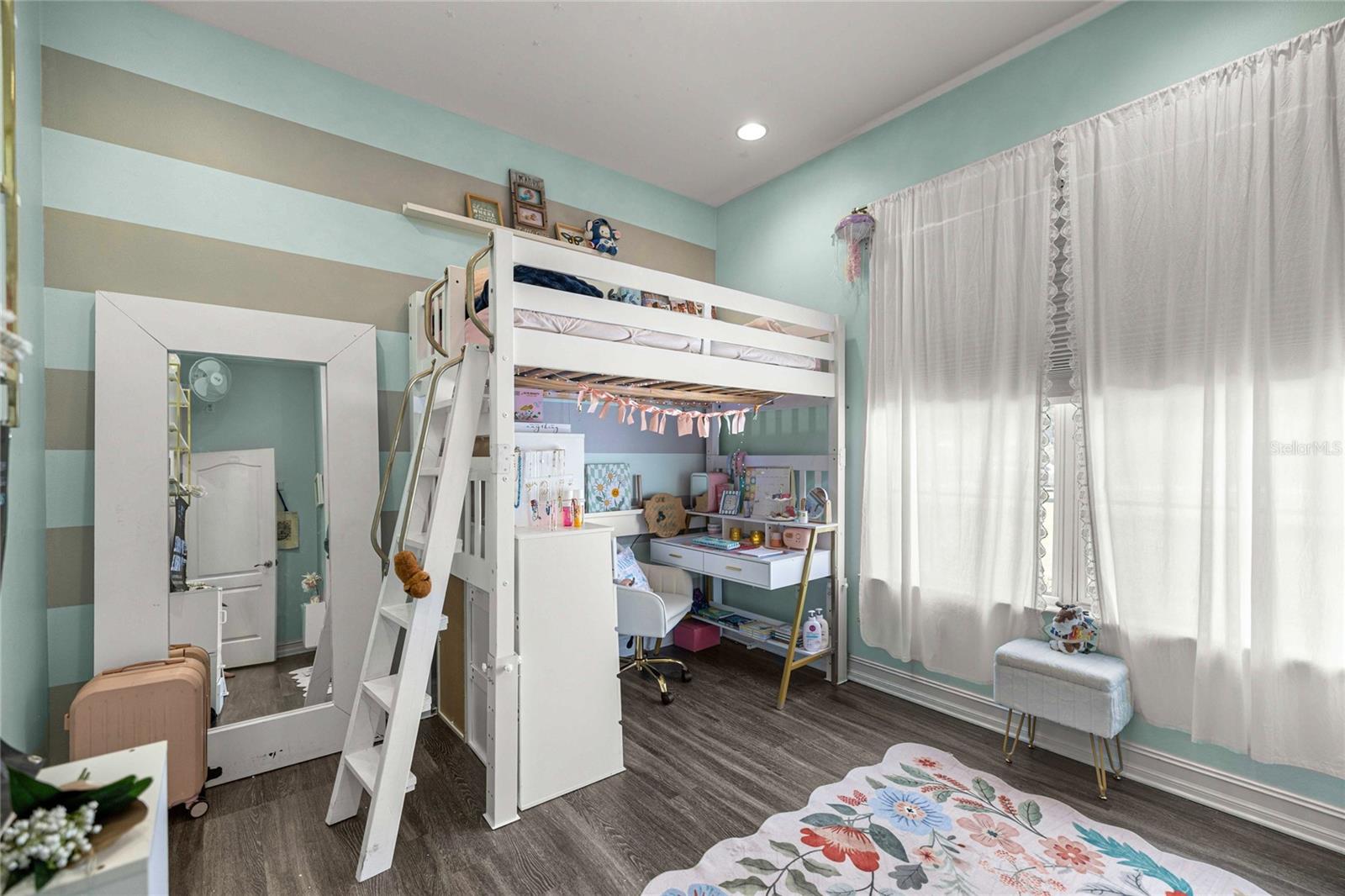 Image 26 of 44 For 25162 204th Place