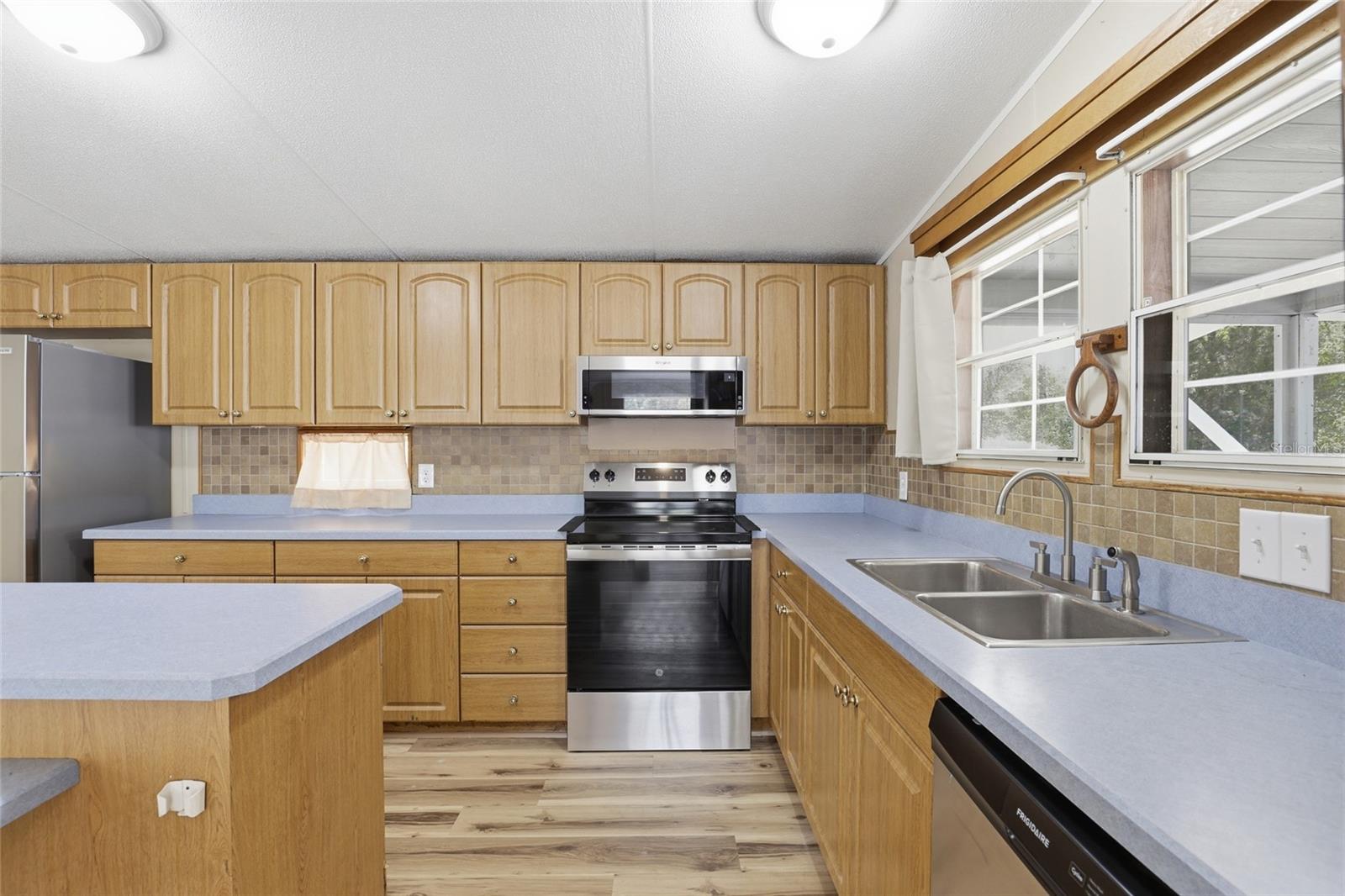 Image 6 of 52 For 9764 56th Lane