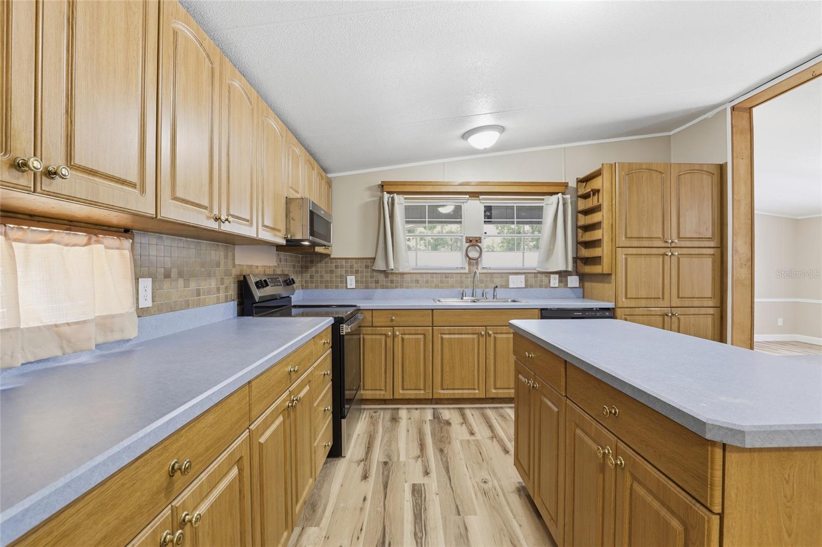 Image 7 of 52 For 9764 56th Lane