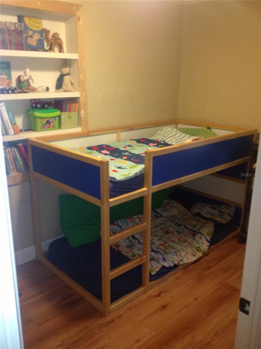 Image 4 of 10 For 711 34th Place