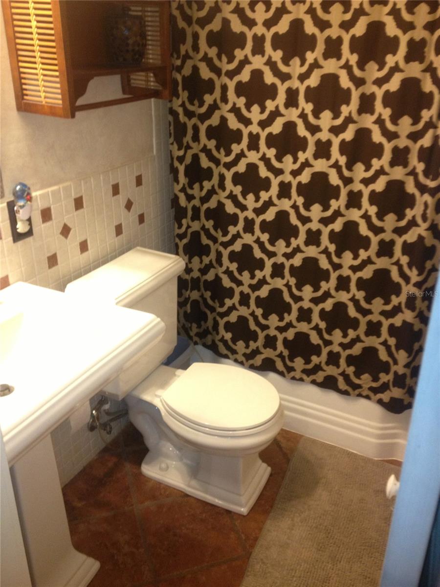 Image 5 of 10 For 711 34th Place