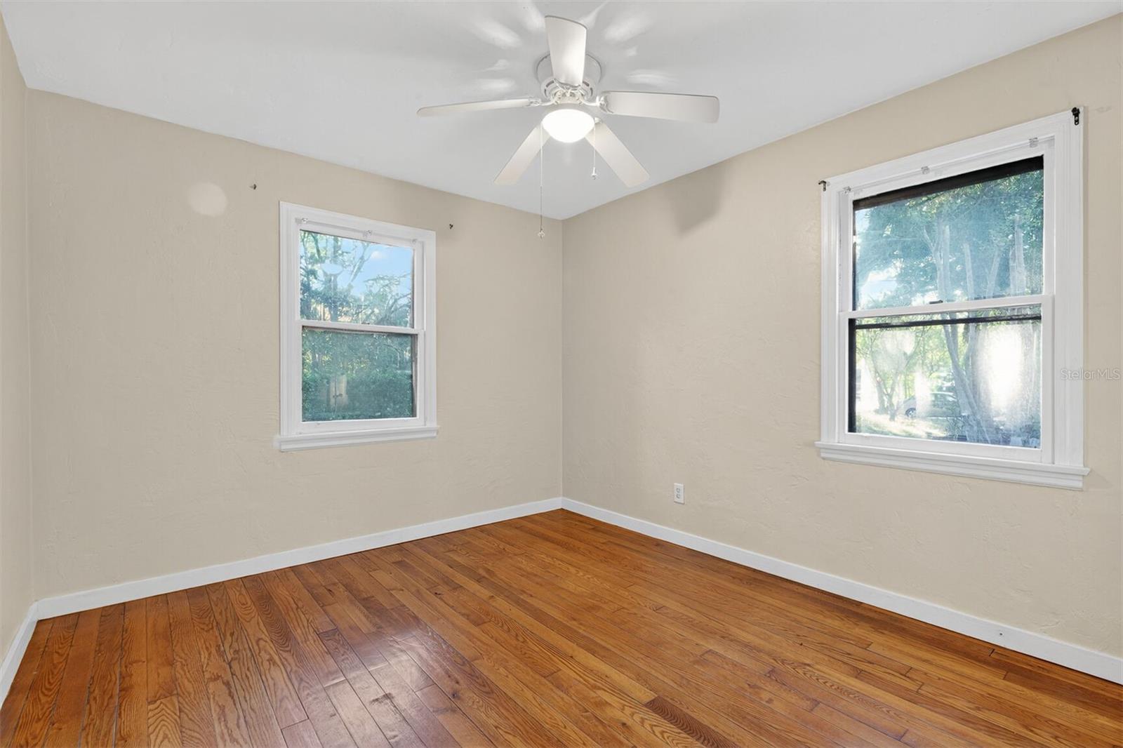 Image 14 of 26 For 914 6th Avenue